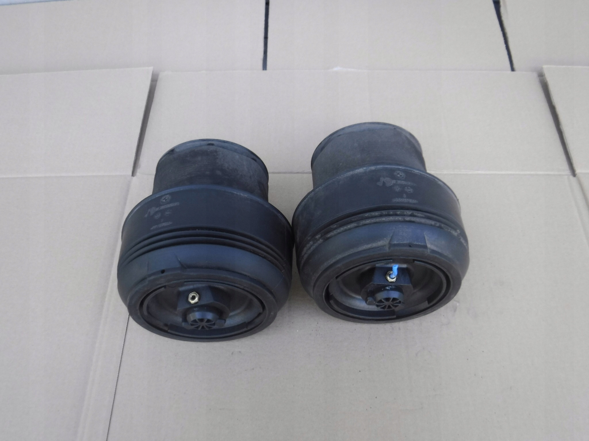 Подушка NIVO сильфон BMW X5 E70 X6 E71 R309512606