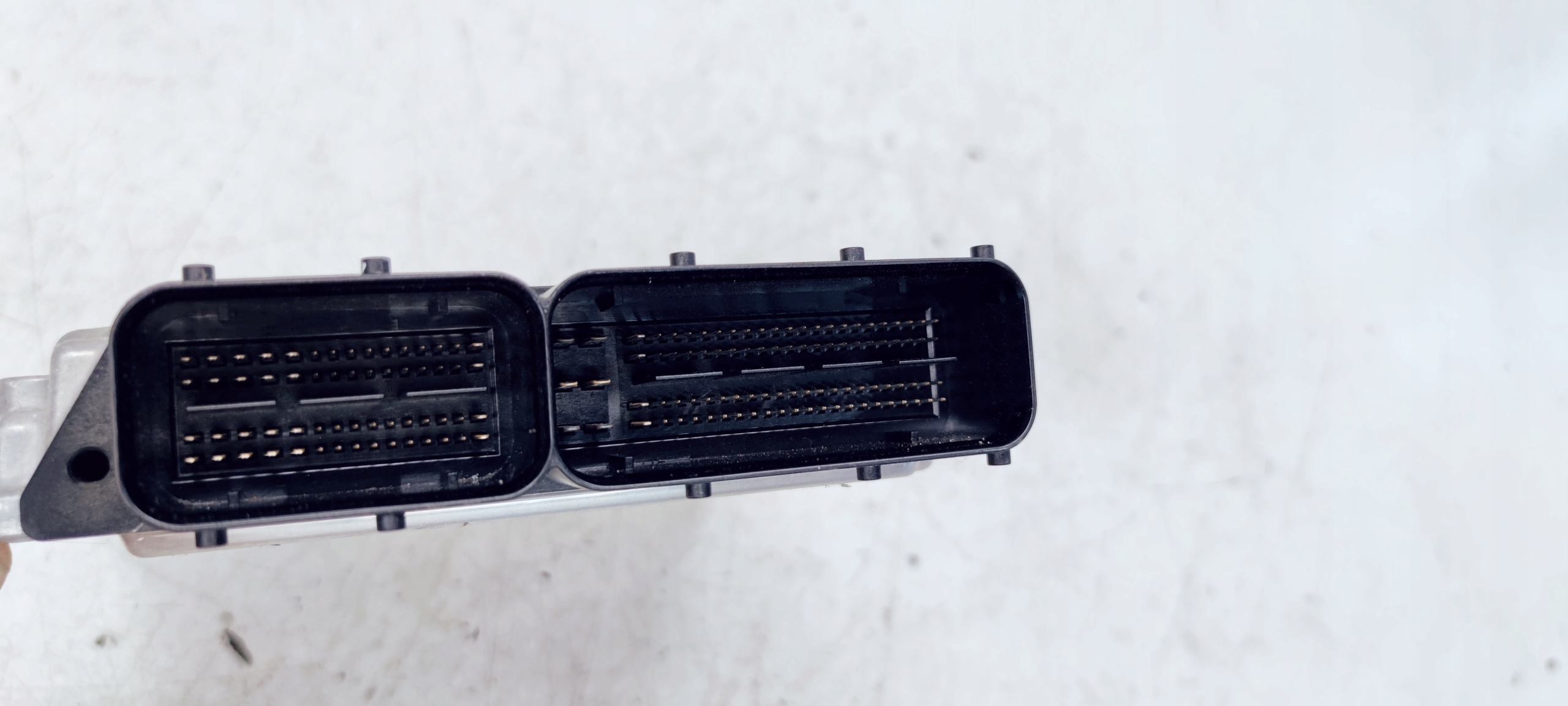 computer control unit of the engine AUDI A6 2.7 4F7910401M