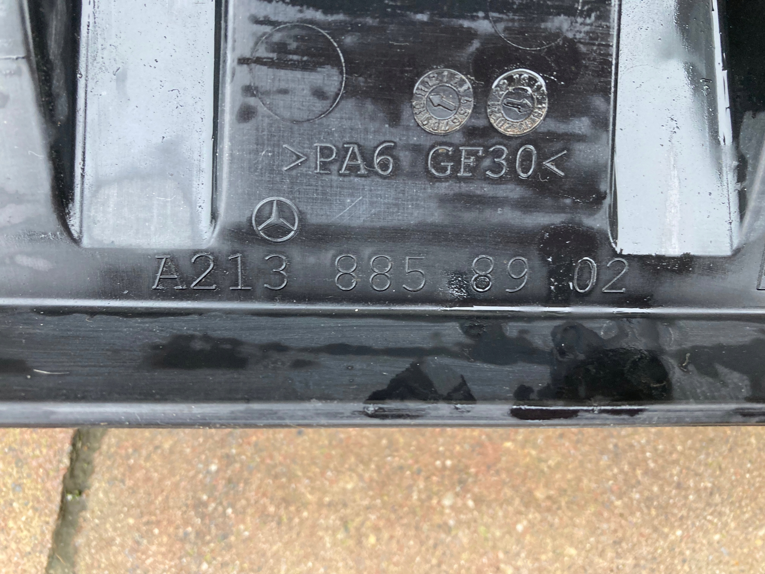 MERCEDES W213 SLIZG OSLONA ZDERZAK TYL A2138858902 Installation side Rear