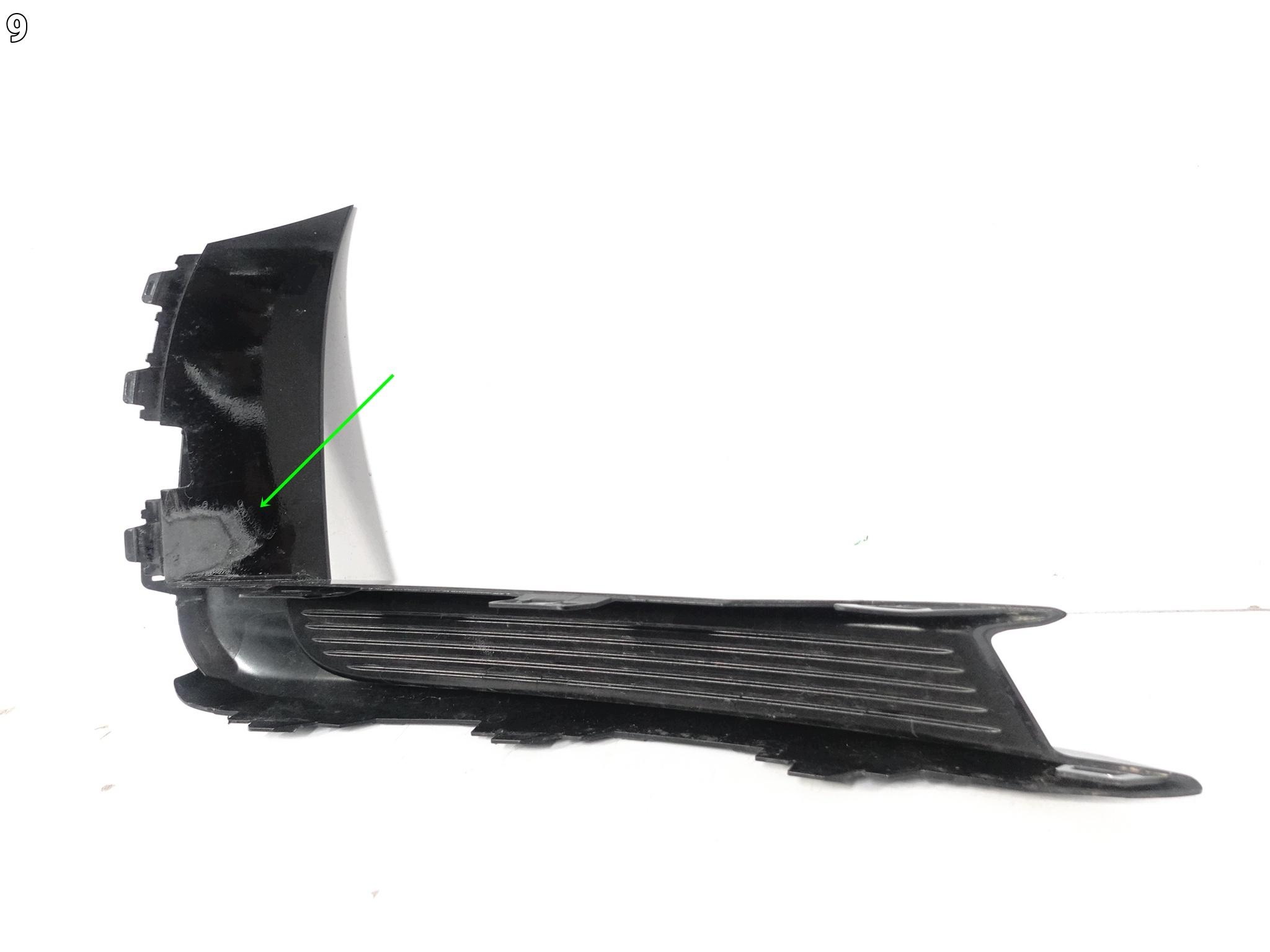 PORSCHE MACAN 95B GTS 18-21 moulding grille grid intake W bumper front right