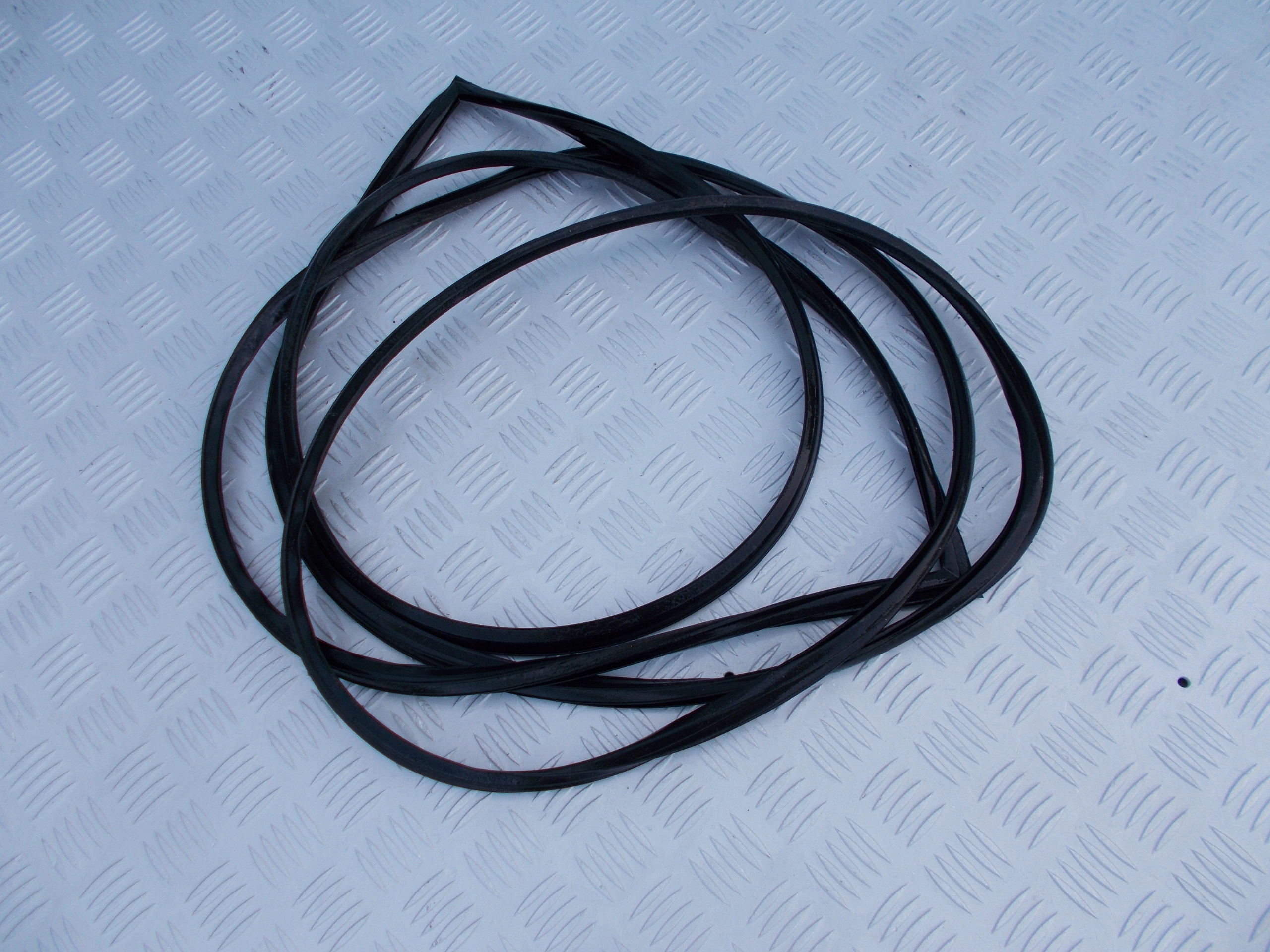 Mercedes Sprinter 906 VW CRAFTER gasket windows czolowej OEM original