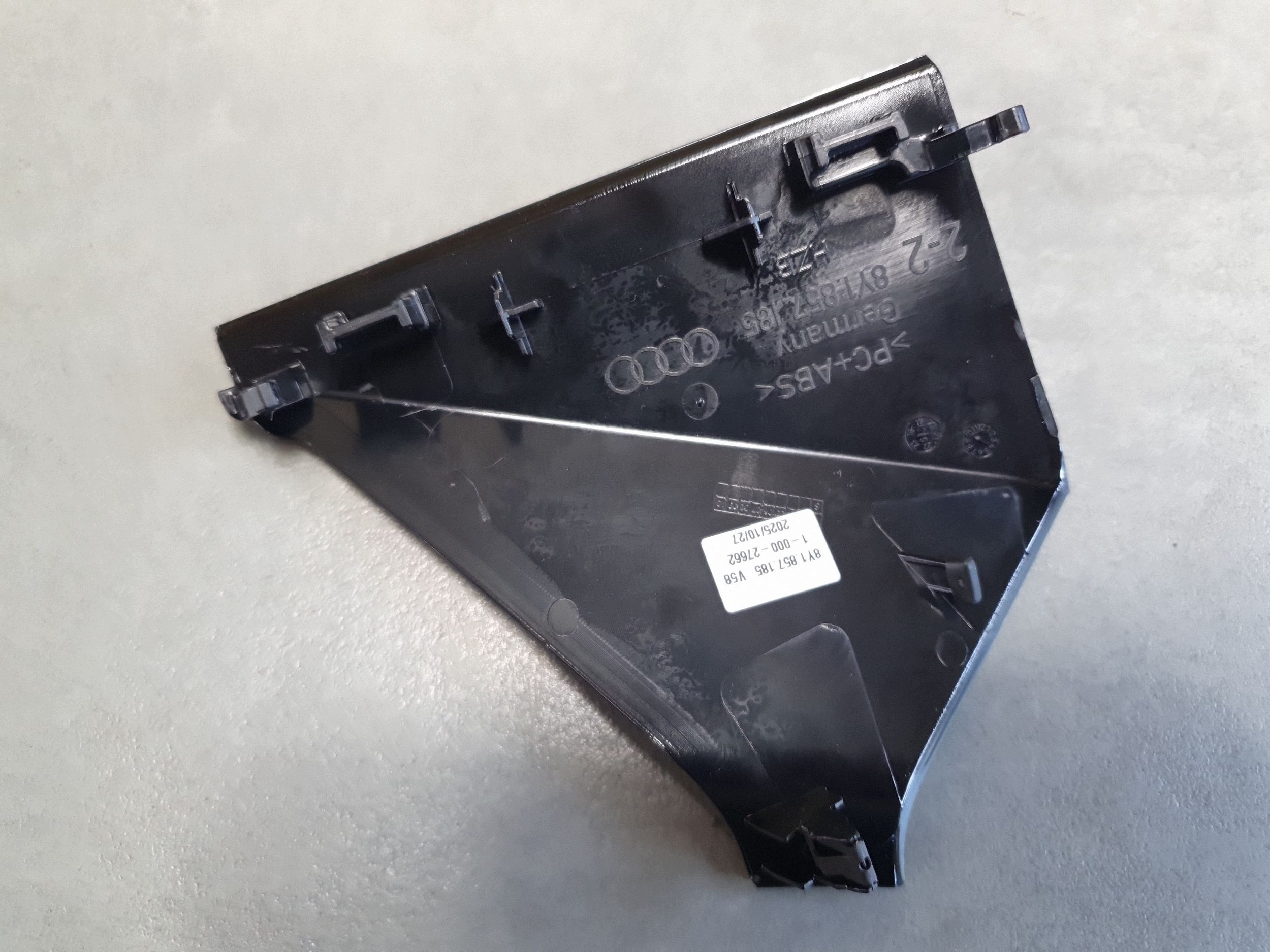 Audi A3 8Y Blende Abdeckung dekor konsole 8Y1857185