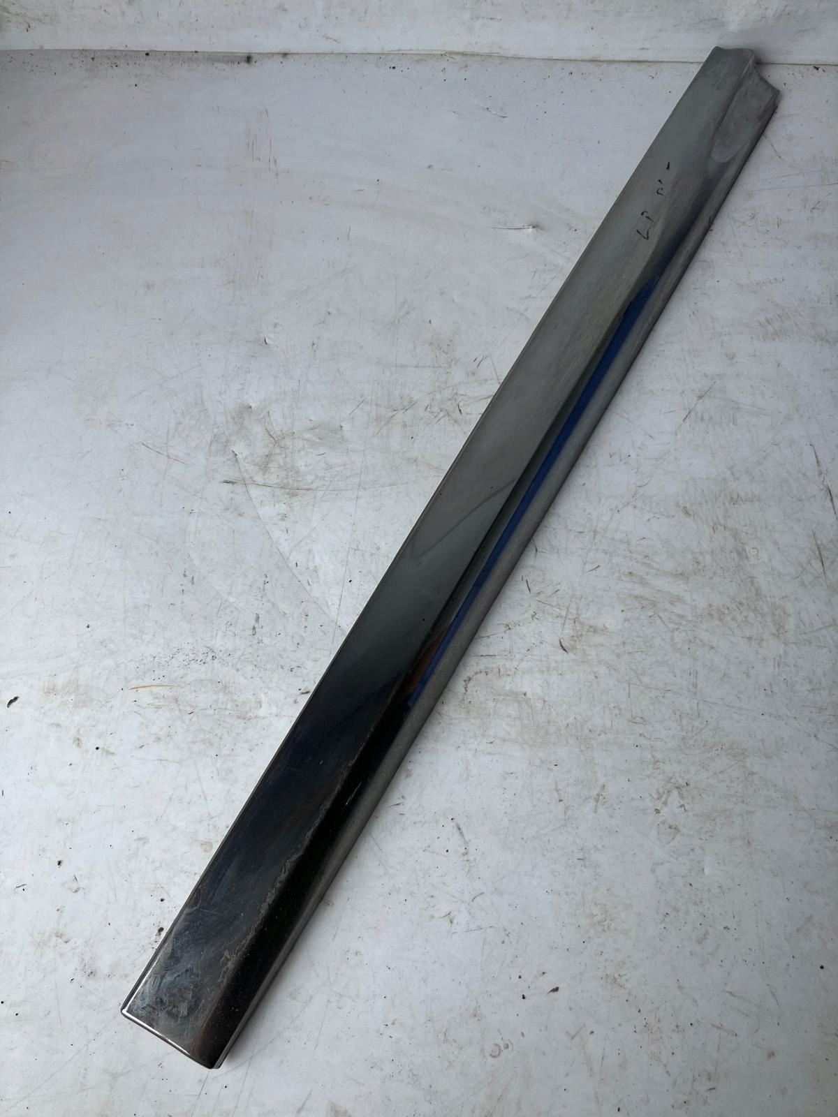 moulding CHROM door left front CITROEN DS5 9673774880