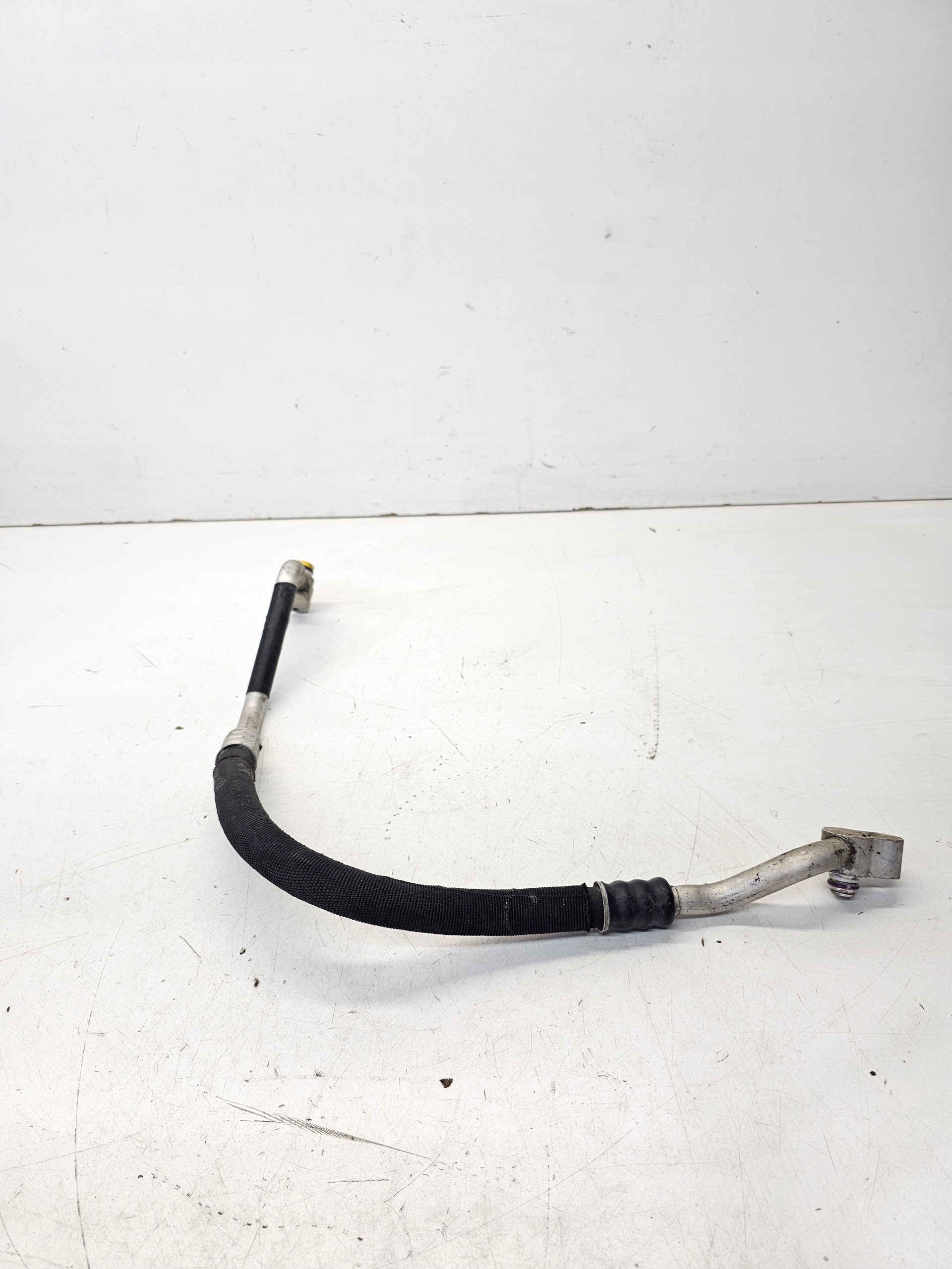 vedení hadice klimatizaci AUDI A4 B8 A5 8K0260701R