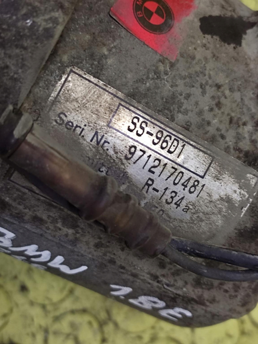 BMW E46 1.8 kompresor klimatizaci 64528390228