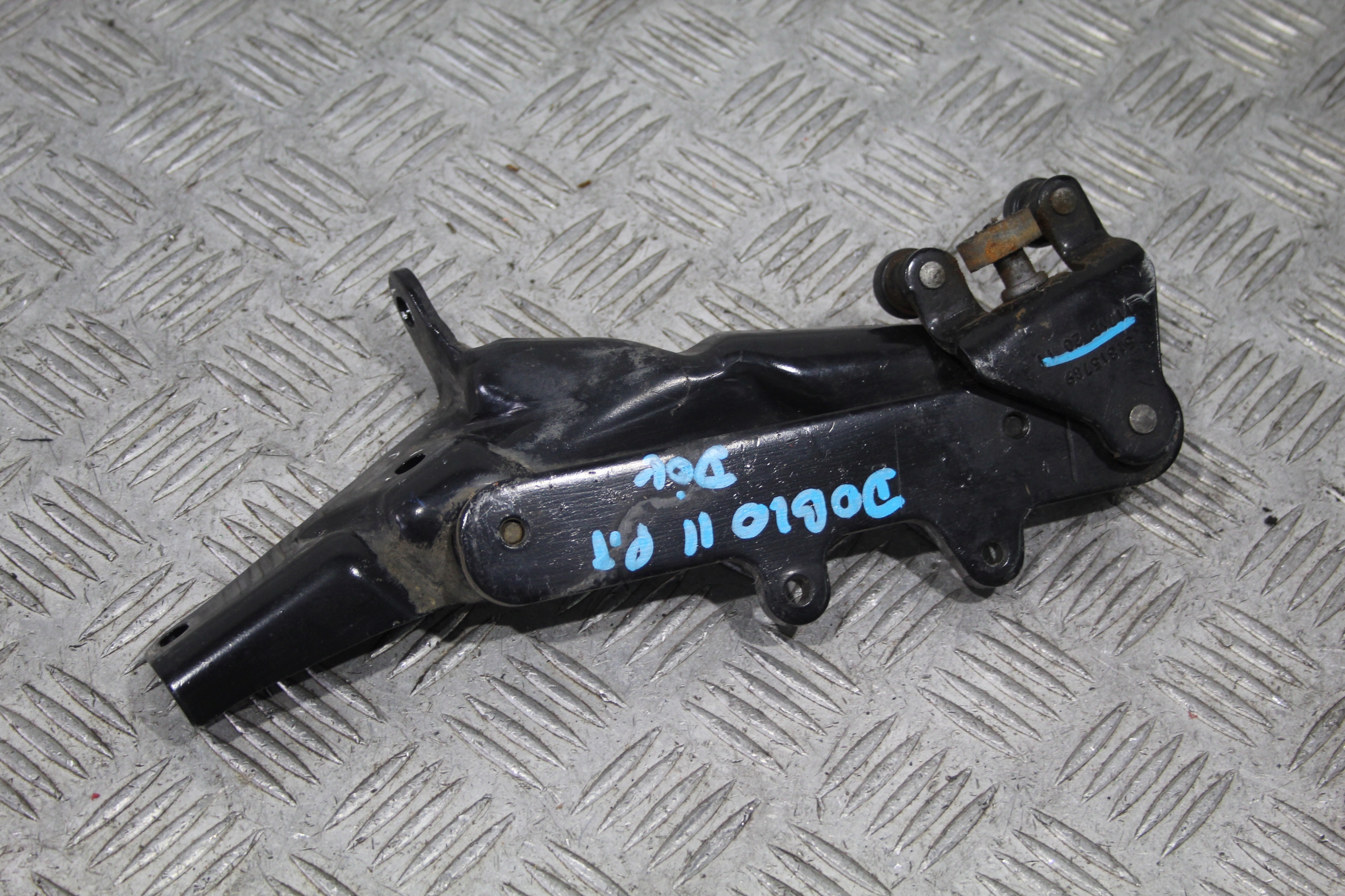 roll door right rear part lower FIAT DOBLO II 2