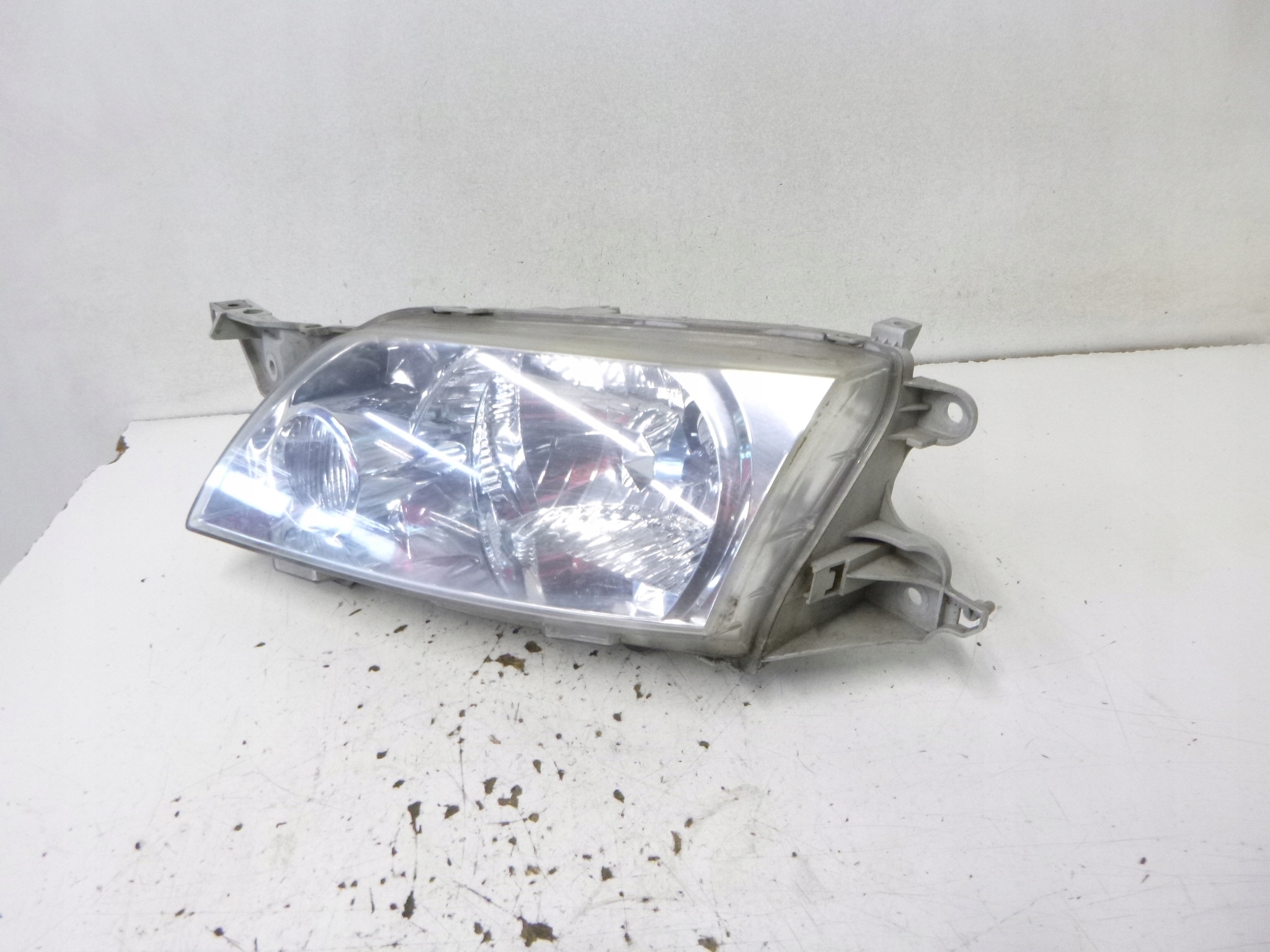 light front left Mazda Premacy 2002r. STANLEY