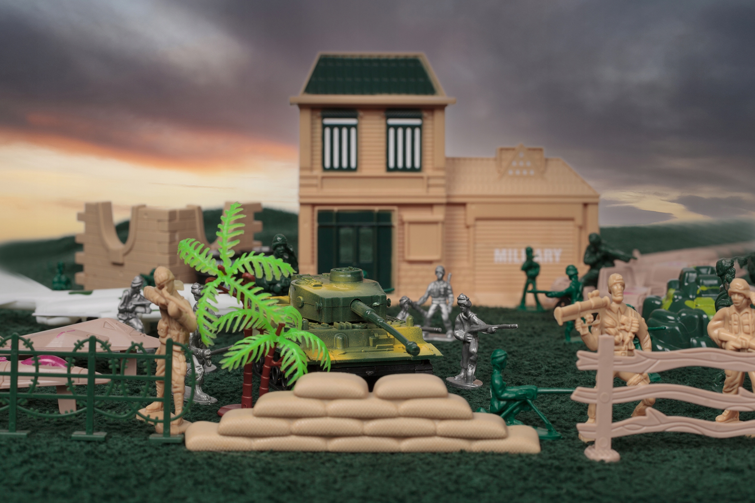 ŻOŁNIERZYKI ZESTAW MILITARNY WOJSKO ARMIA 400 el EAN (GTIN) 5901801506195