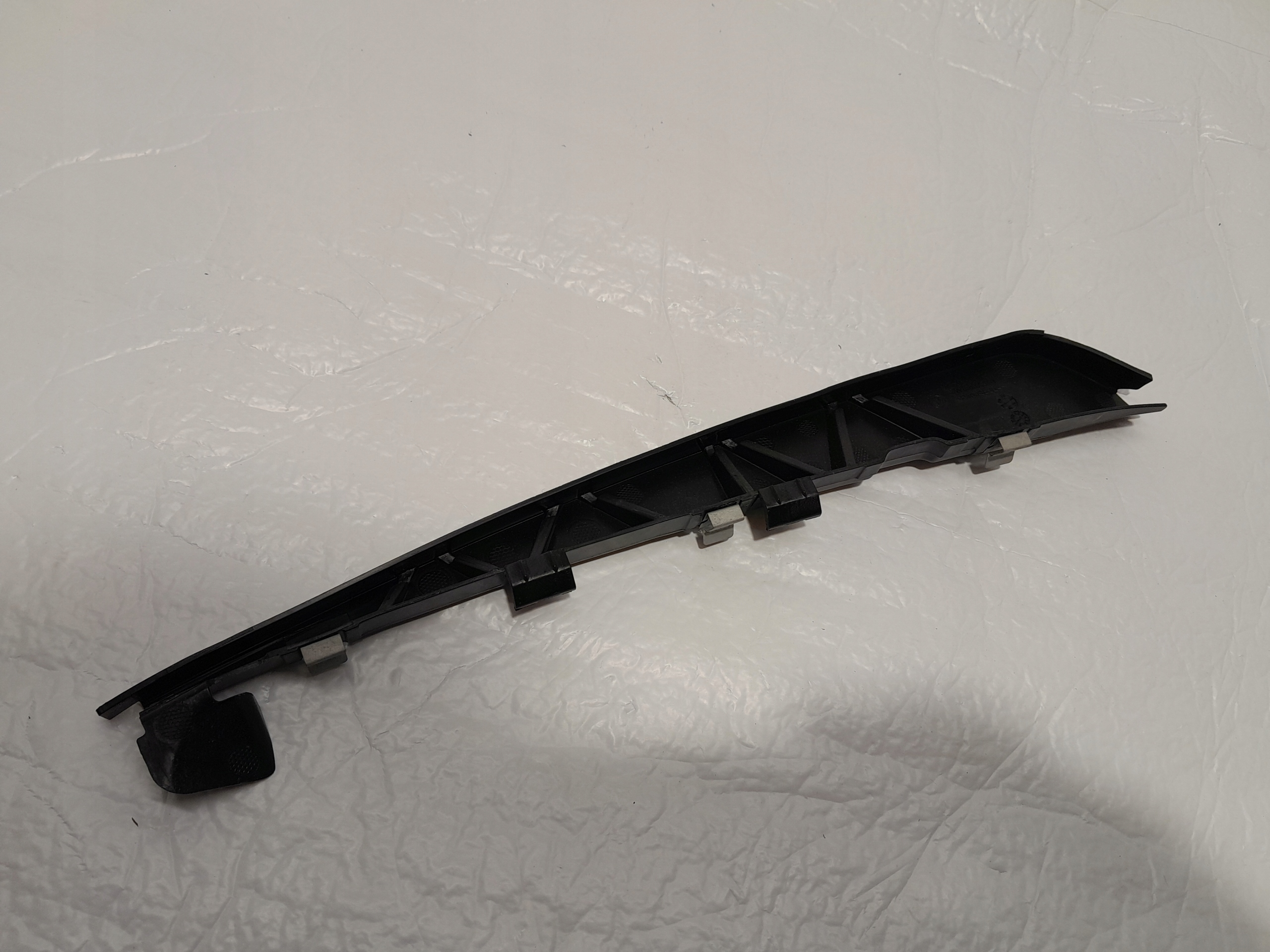 AUDI A4 A5 F5 8W bracket holder USZCZELKI door left front 8W8839151