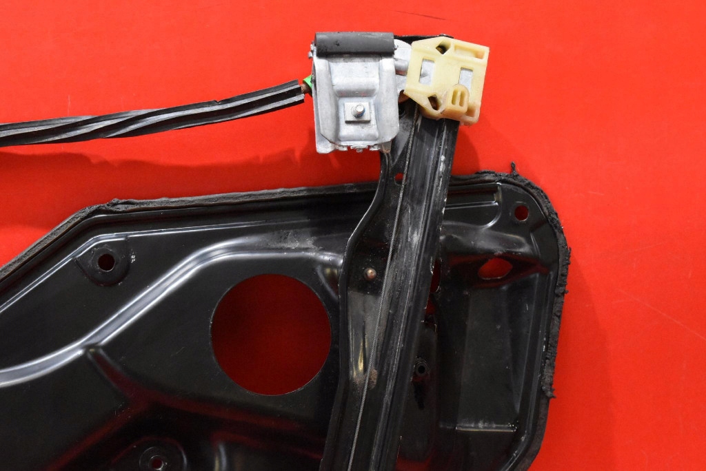 window regulator left front EU F005S00057 SEAT LEON 1 and HB 99-05