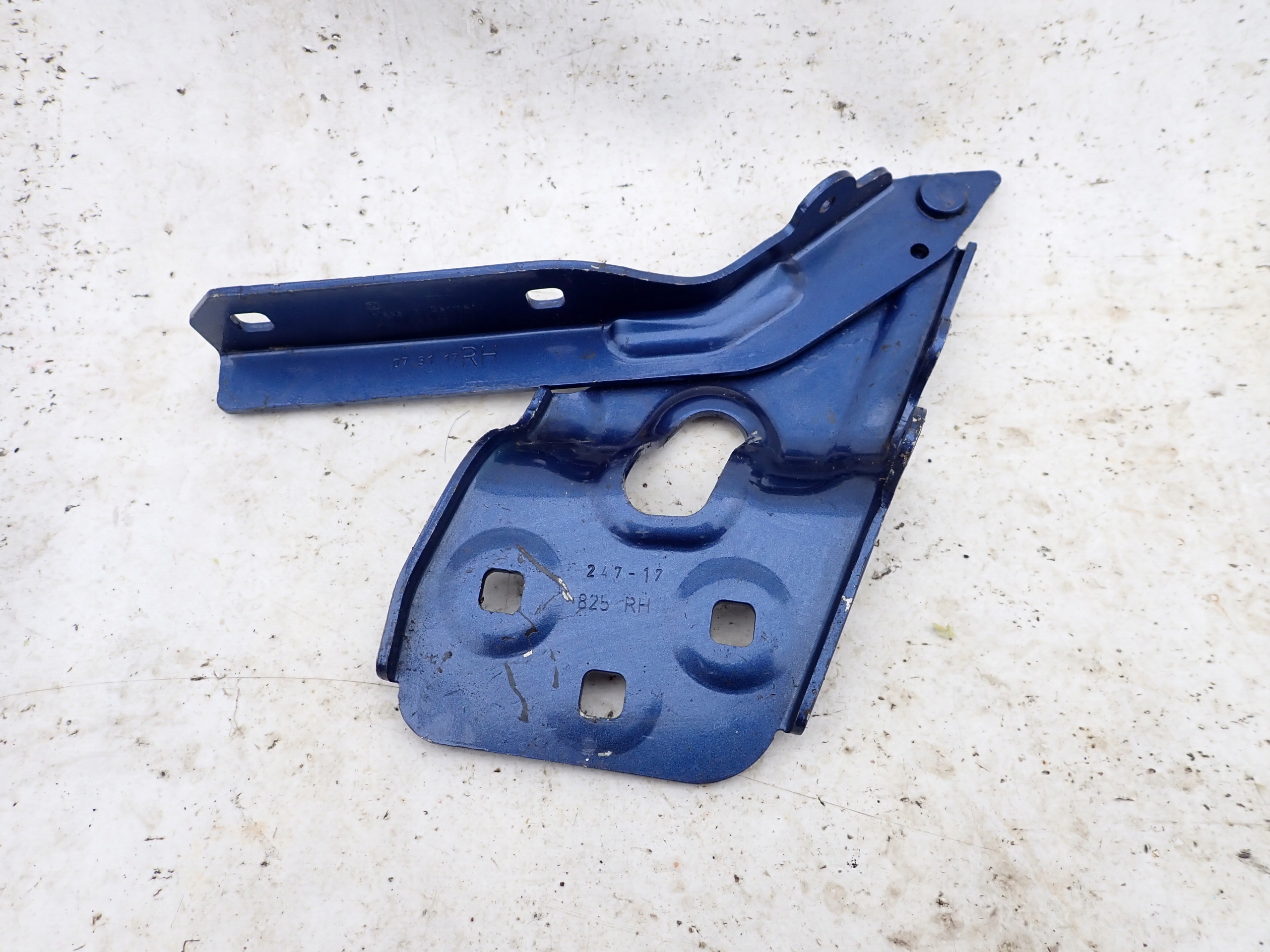 VW TOUAREG II 7P 10- hinge bonnets right