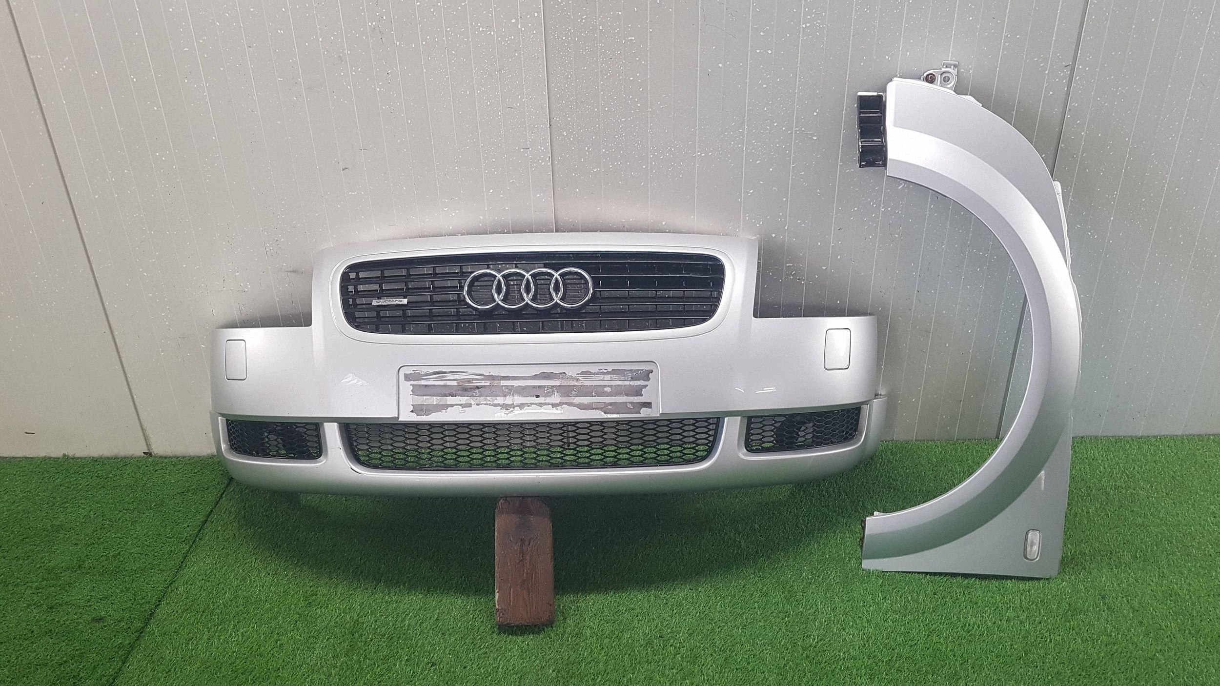 fender left front complete AUDI TT 8N 98-06 LAK LY7W without RDZY