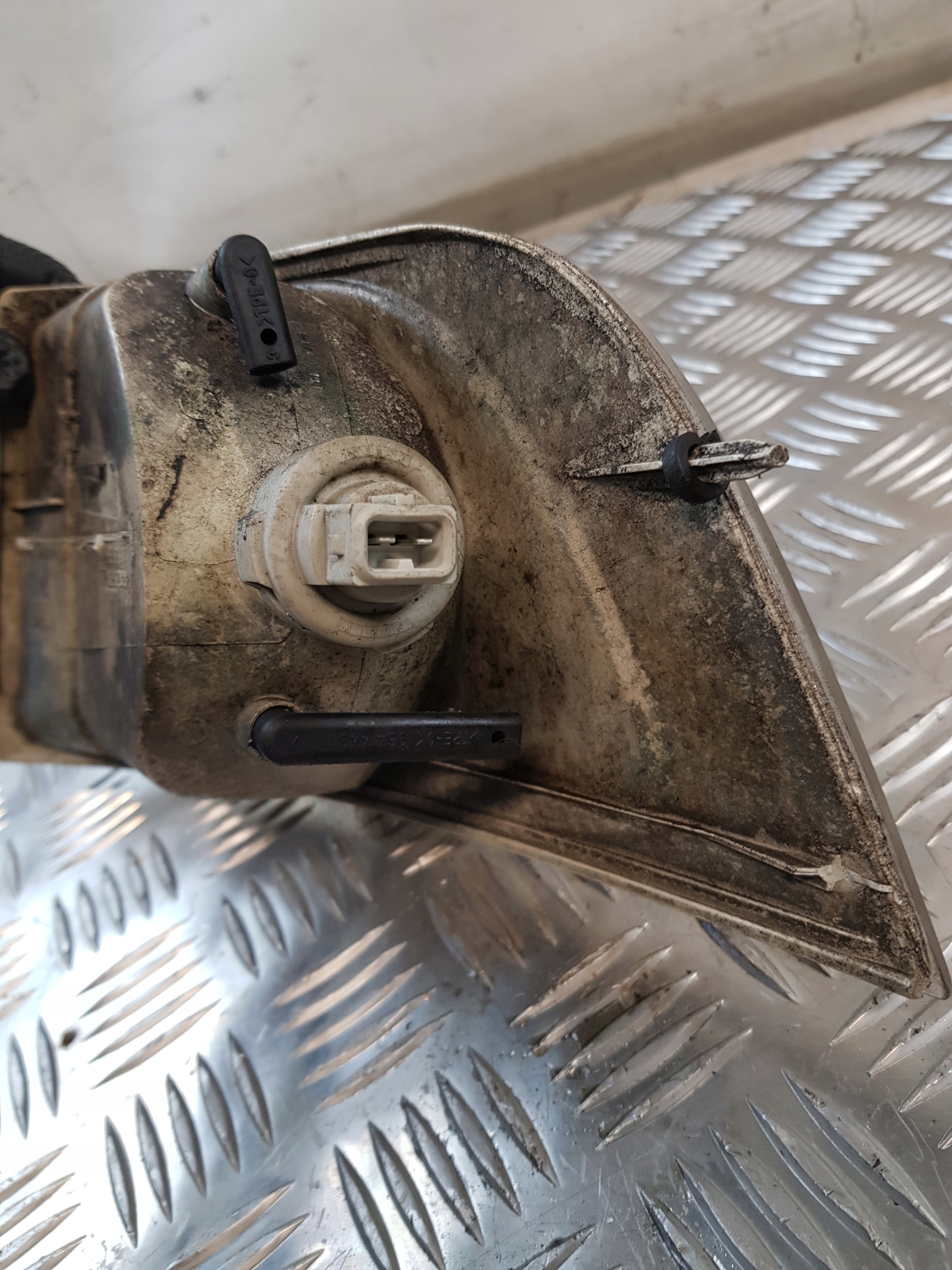 VOLVO V40 00R- indicator right front 30621832 EU