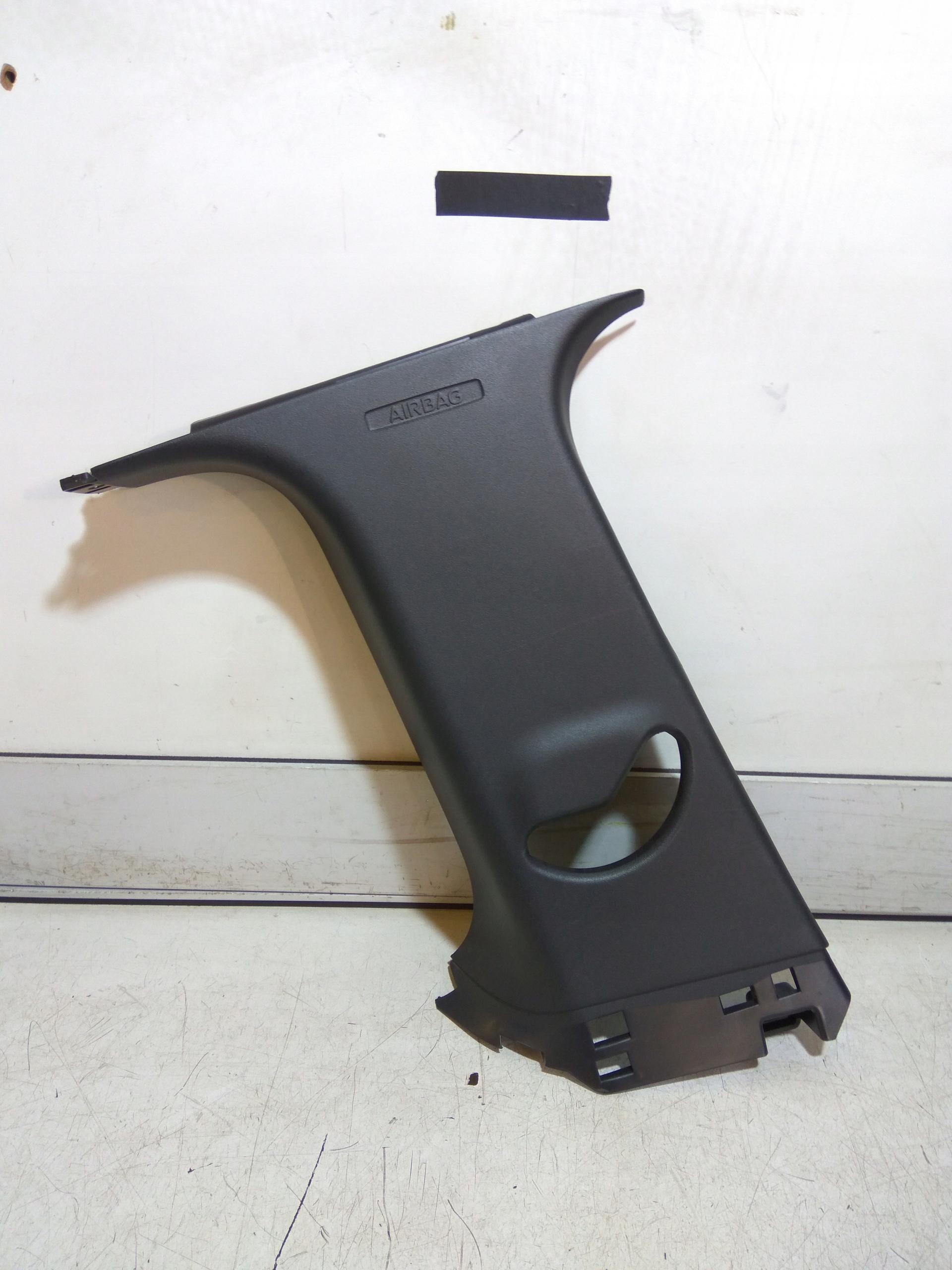 FORD FIESTA MK8 PLASTIK OSŁONA SŁUPKA LEWA