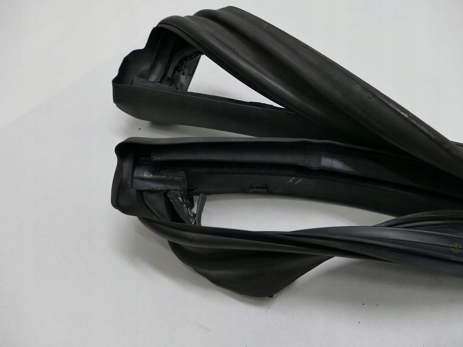 MERCEDES W207 A207 CABRIO JOINT MOULAGE TOIT