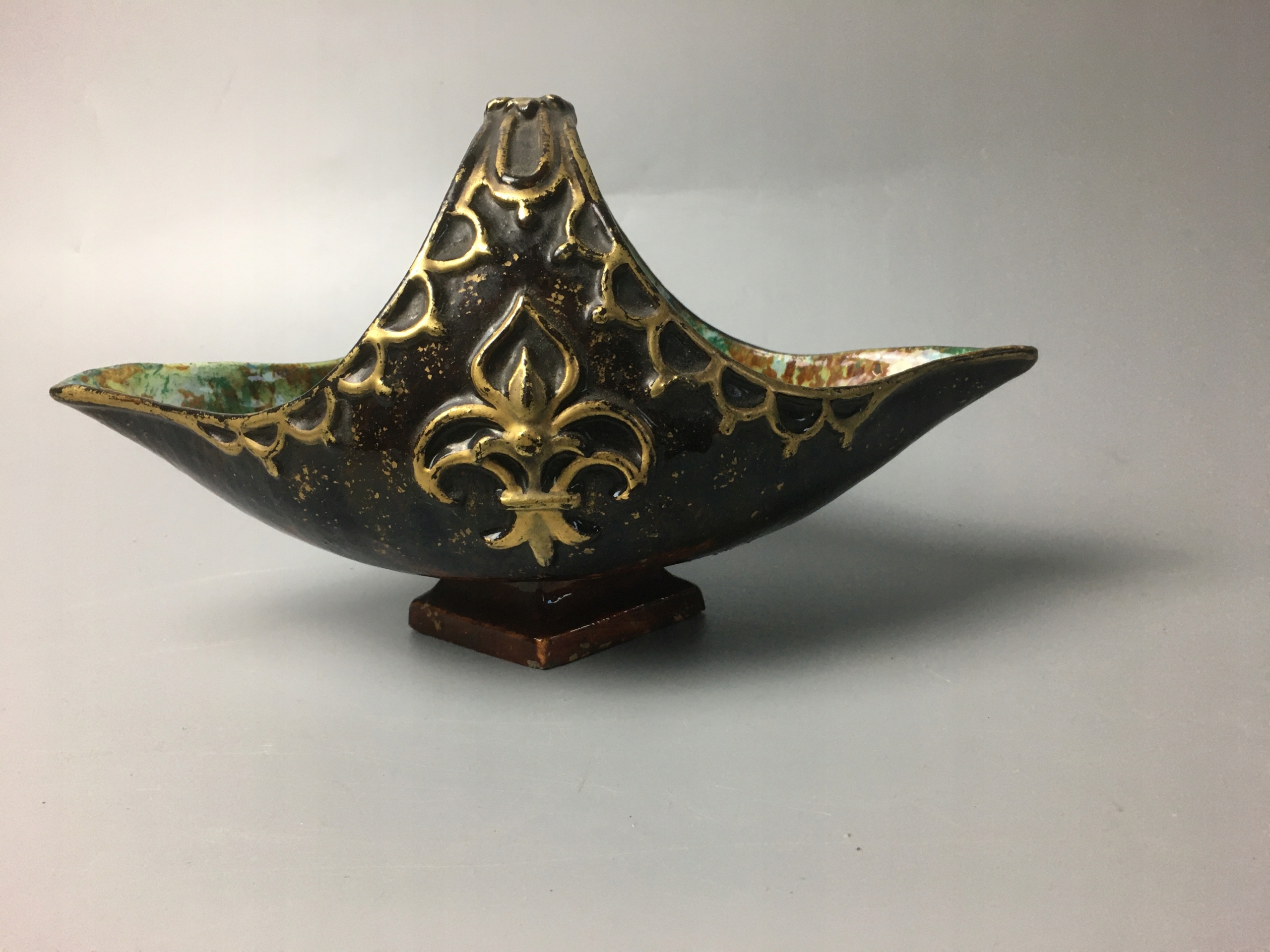 Корзина из фаянса, майолика