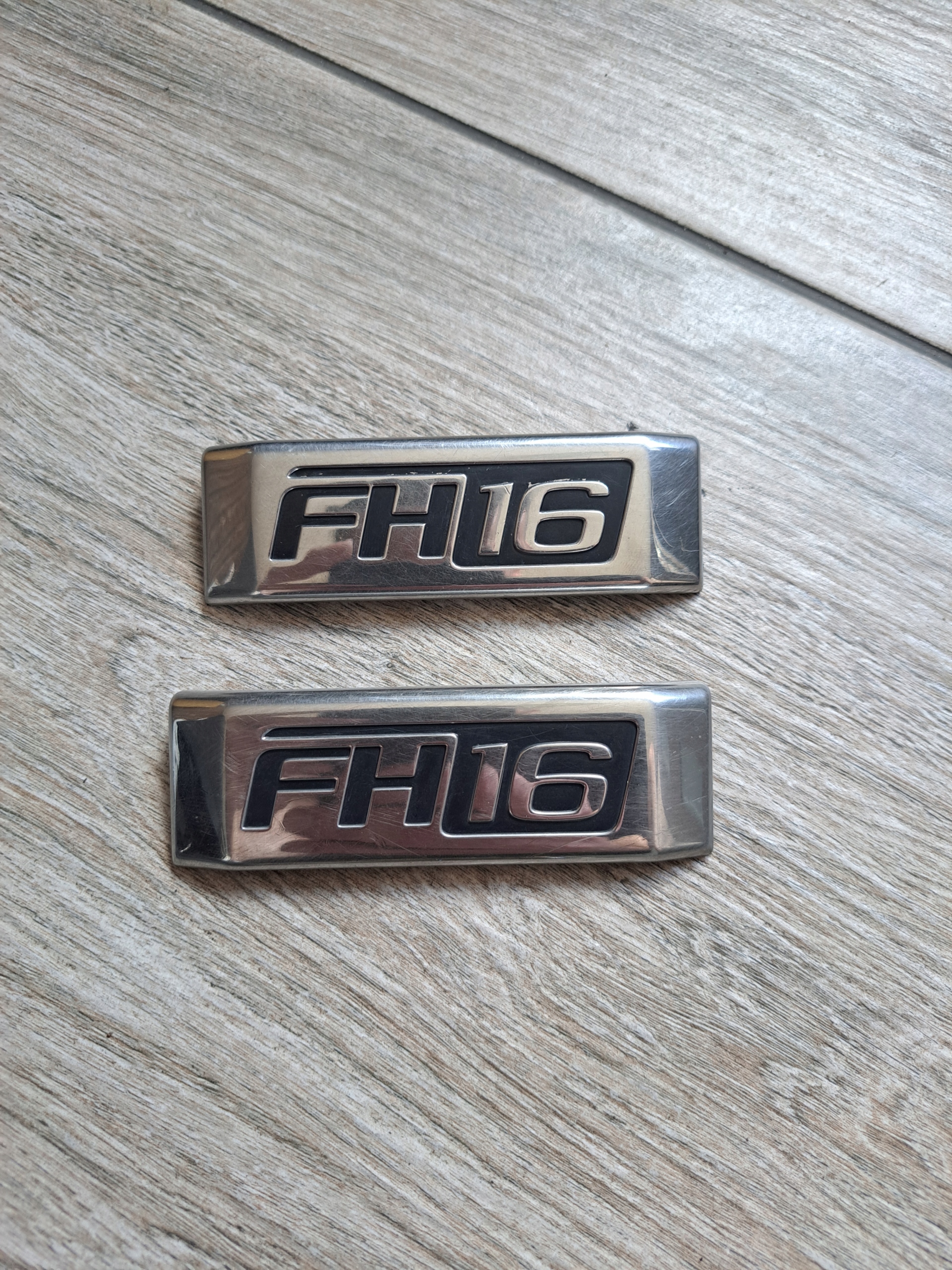 NAKŁADKA UCHWYT KLAMKA ZEWNĘTRZNA DRZWI PRAWA LEWA VOLVO FH 16