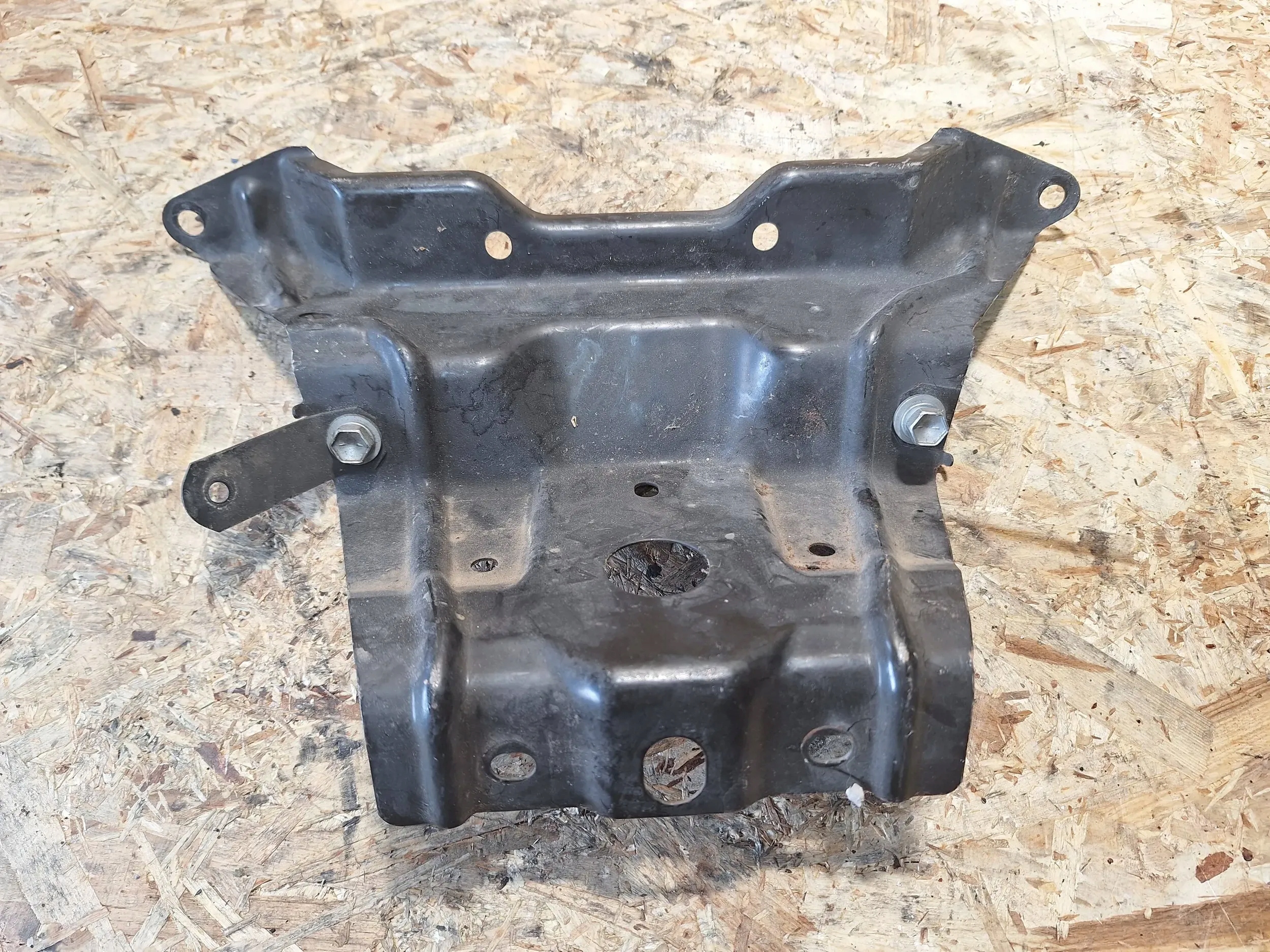 bar, wall front Suzuki Grand Vitara II Lift 09