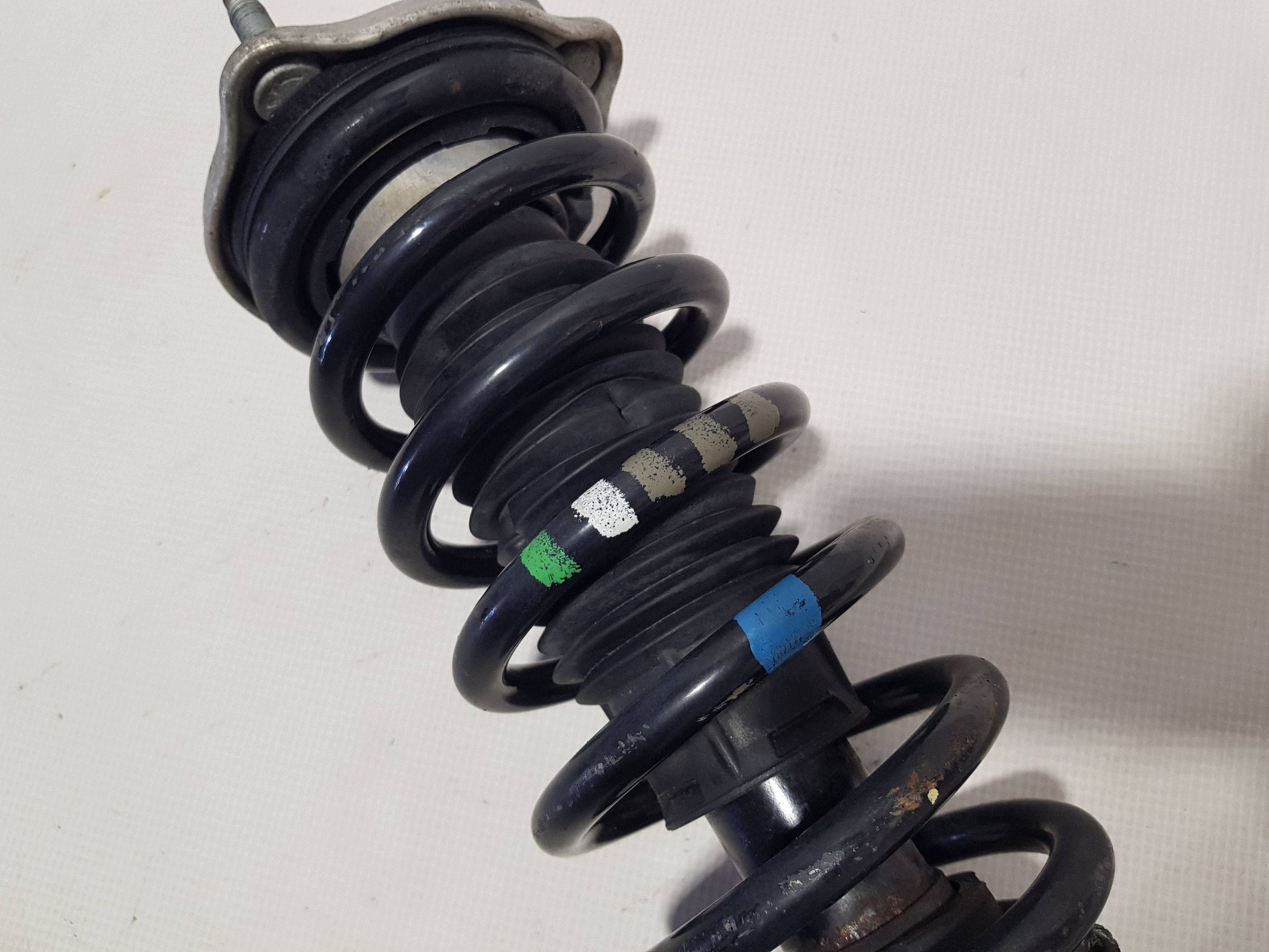shock absorber front front right left Mercedes C W205 2053200613