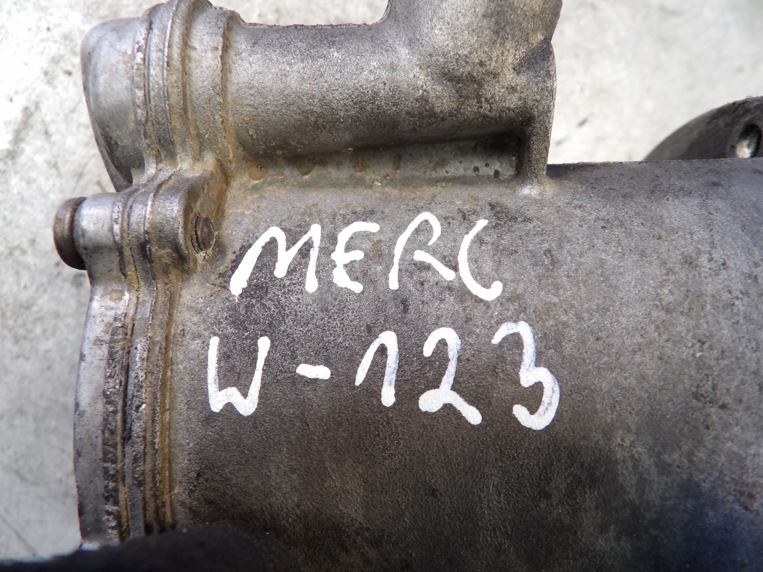 Mercedes W123 vacuum pump Pierburg