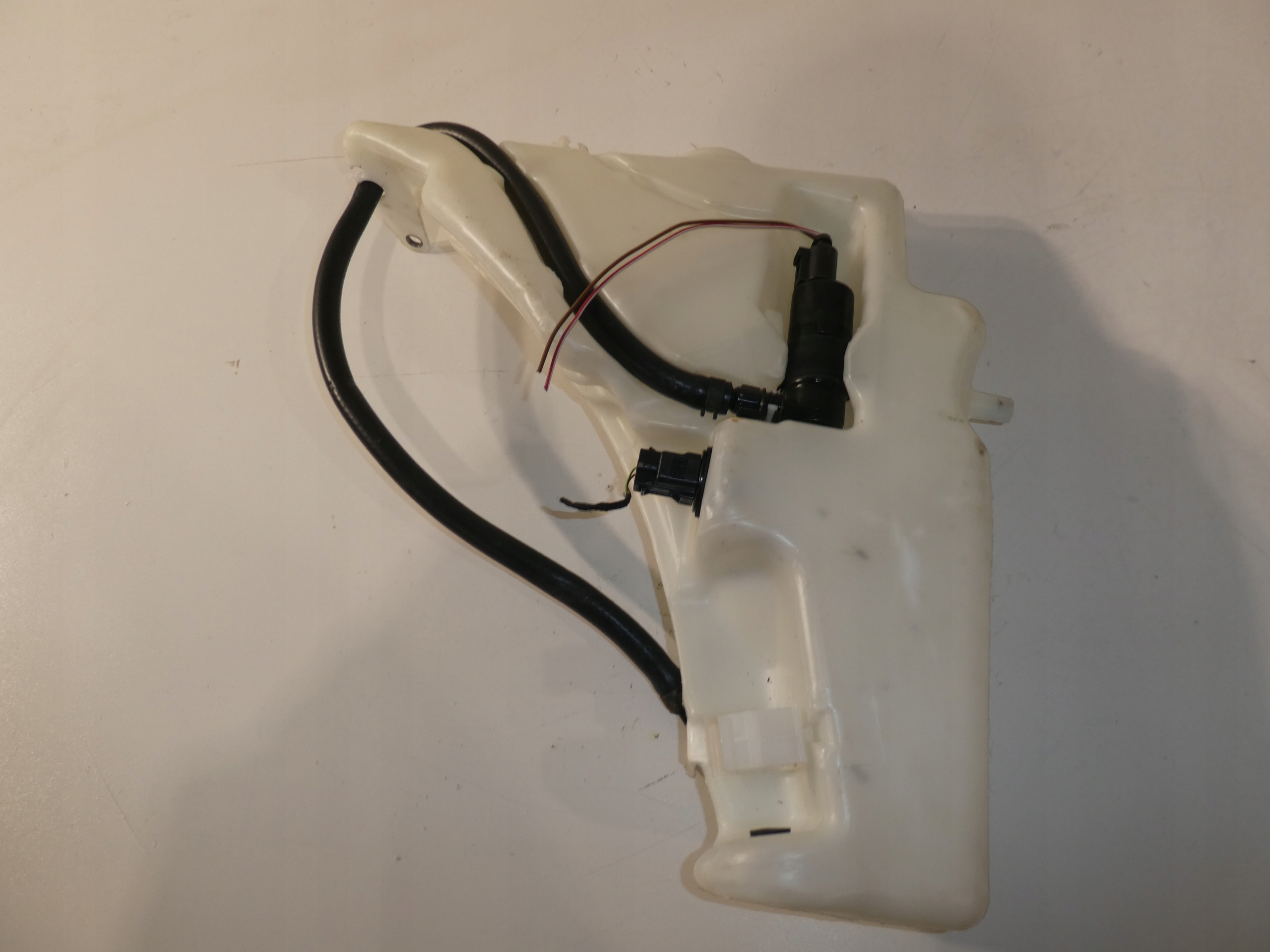 washer fluid tank 8T0955453C AUDI A4 B8 A5