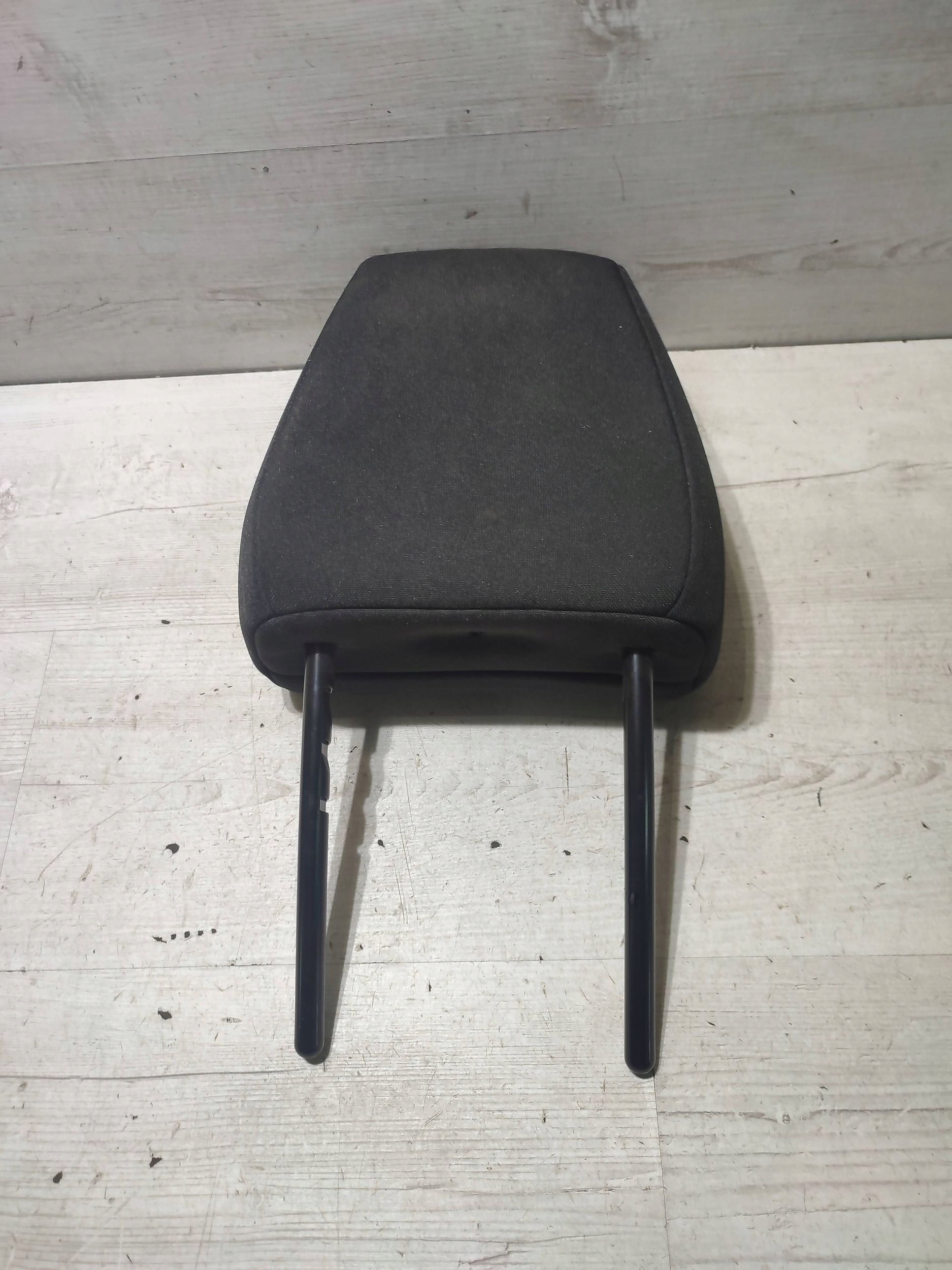Peugeot 2008 II 2020 front side left rest seat of the front