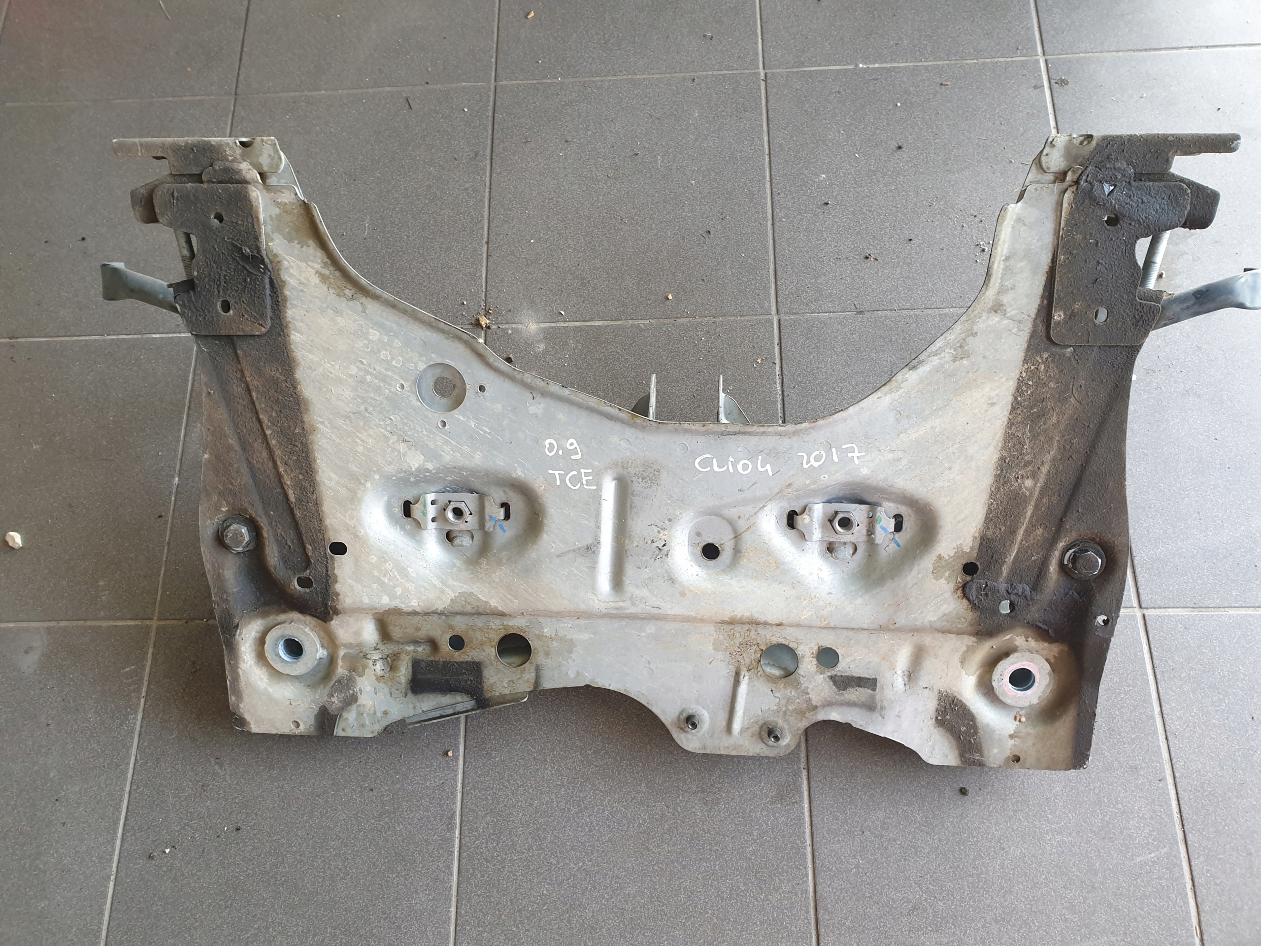 axle beam axle beam subframe RENAULT CLIO 4 IV 2016- LIFT 0.9 TCE
