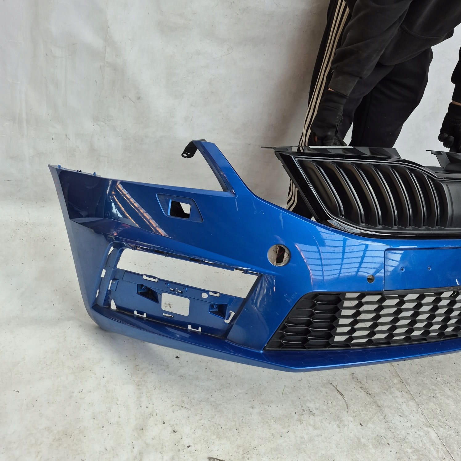 SKODA OCTAVIA III RS LIFT 17- bumper front front grill SPR 4XPDC