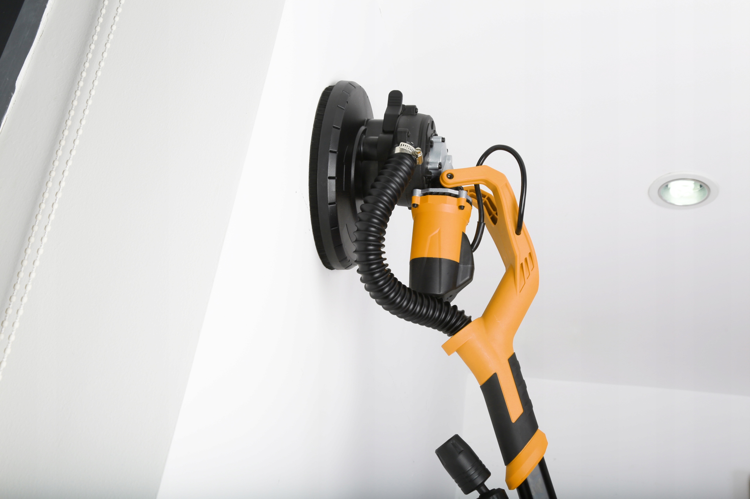 САМОЗНАЧИТЕЛЬНАЯ БЕЗПЫЛЬНАЯ ШЛИФОВАЛЬНАЯ МАШИНА LED GIRAFFE Максимальная скорость 1700 об / мин