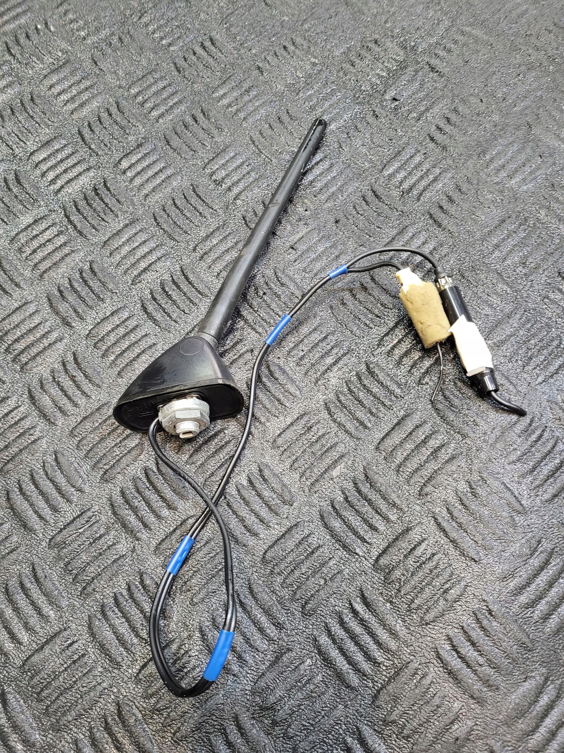 ANTENA dach BAT LEXUS RX II 300 400 RX400 H