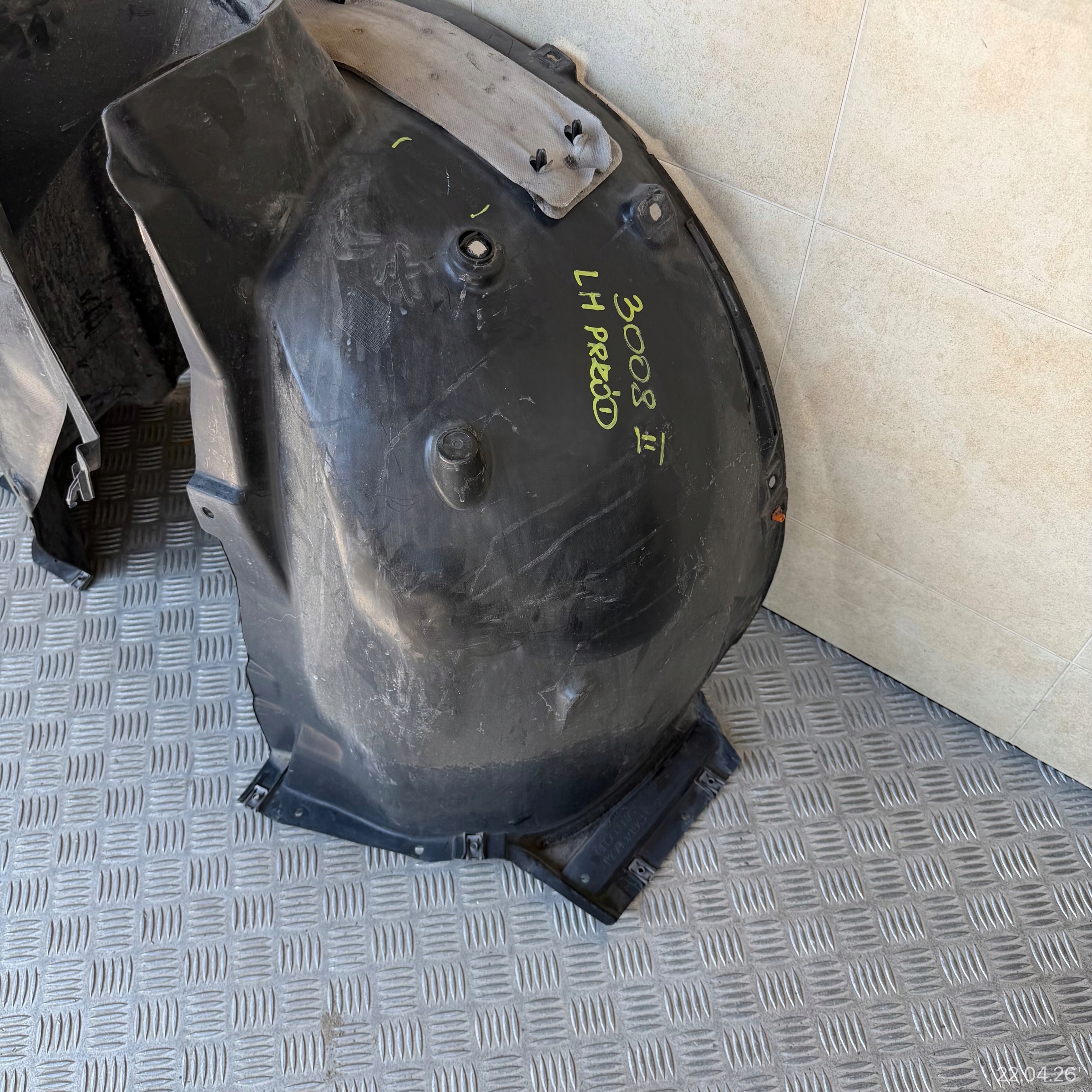 mudguard front left PEUGEOT 3008 II 9825282080