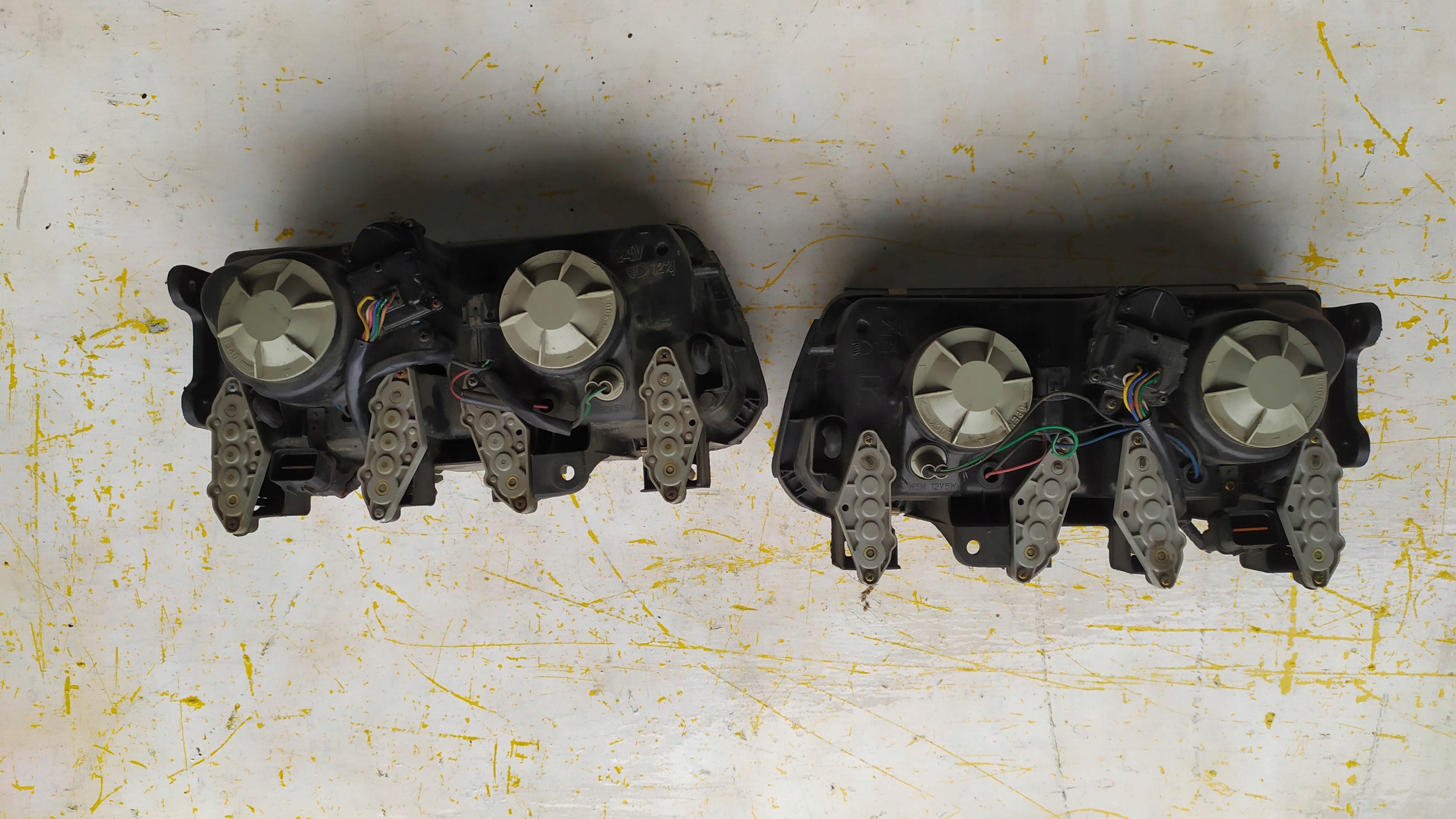 MITSUBISHI L300 l 300 SOCZEWKA LAMPA LEWA Manufacturer mitsubishi