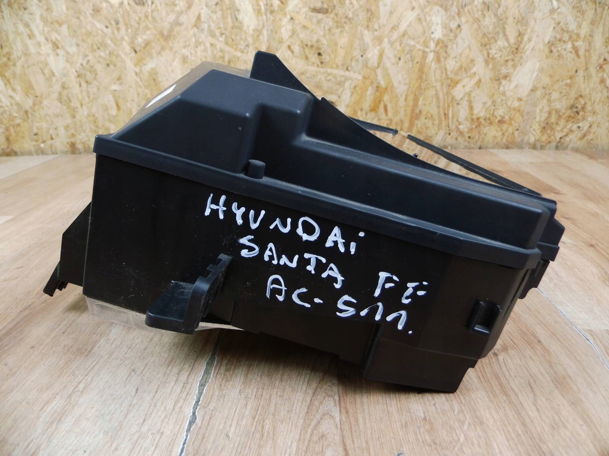 Hyundai Santa Fe IV display rzutnik HEAD UP