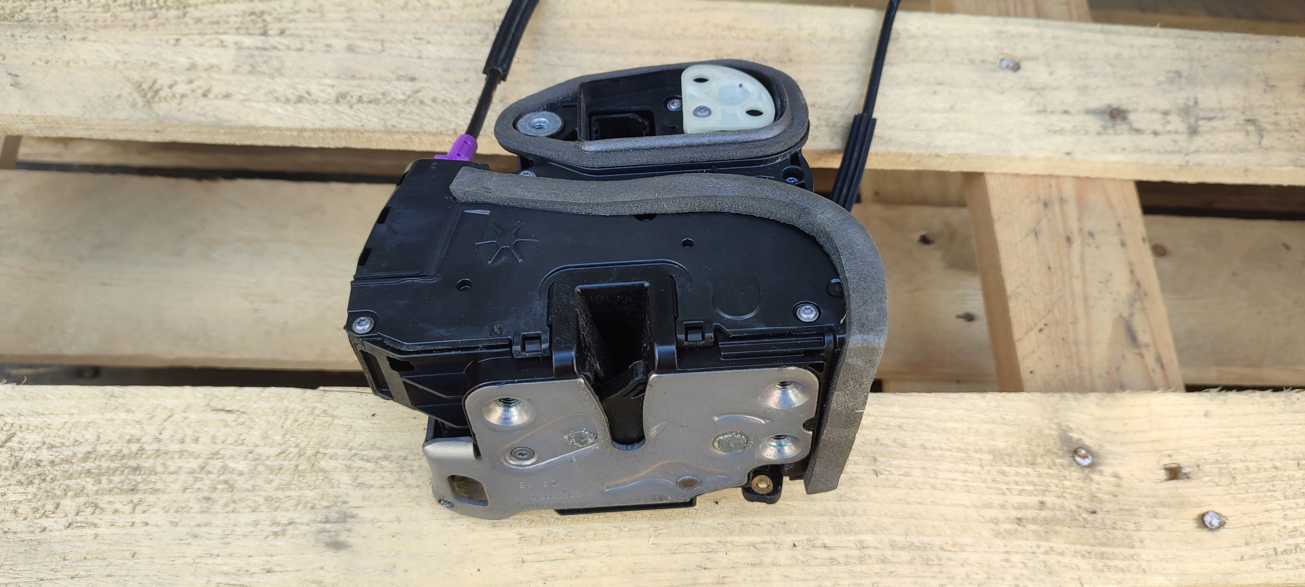 lock door right front right front Opel Insignia B 3039080