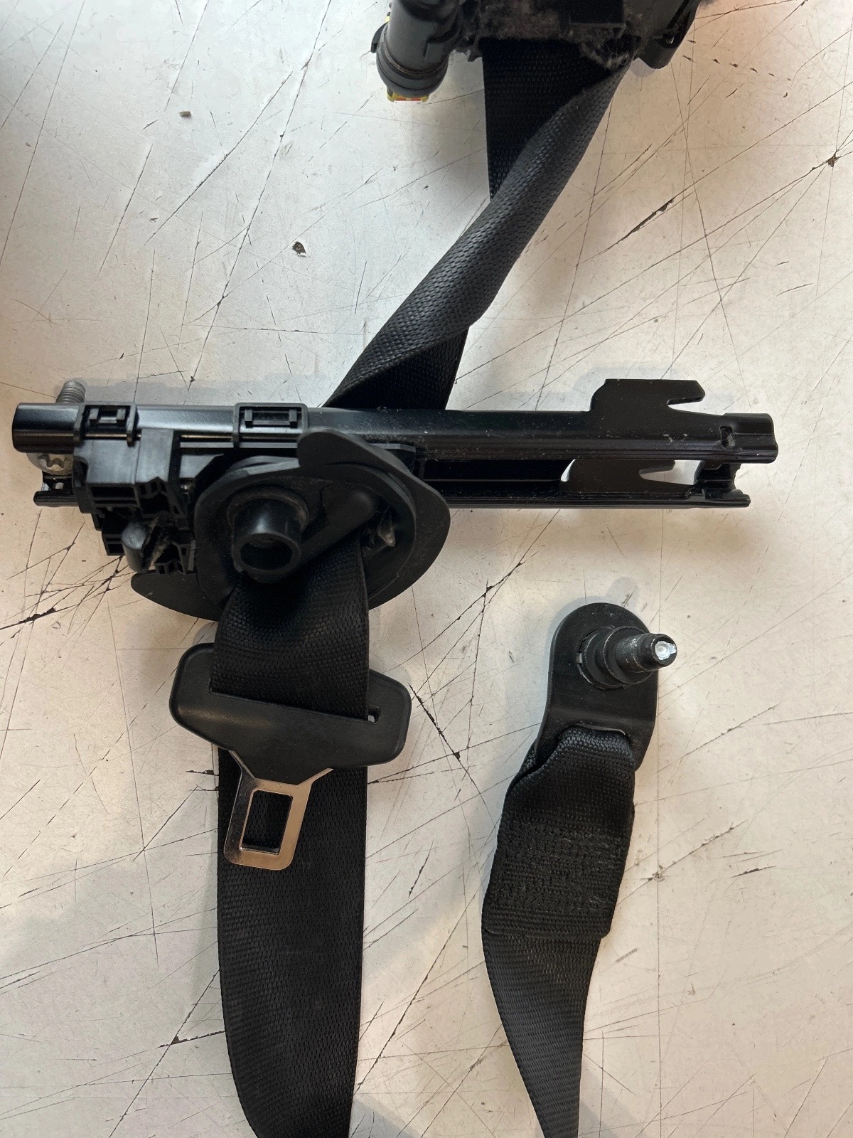 seat belt front front right Mercedes W246 W176 W117