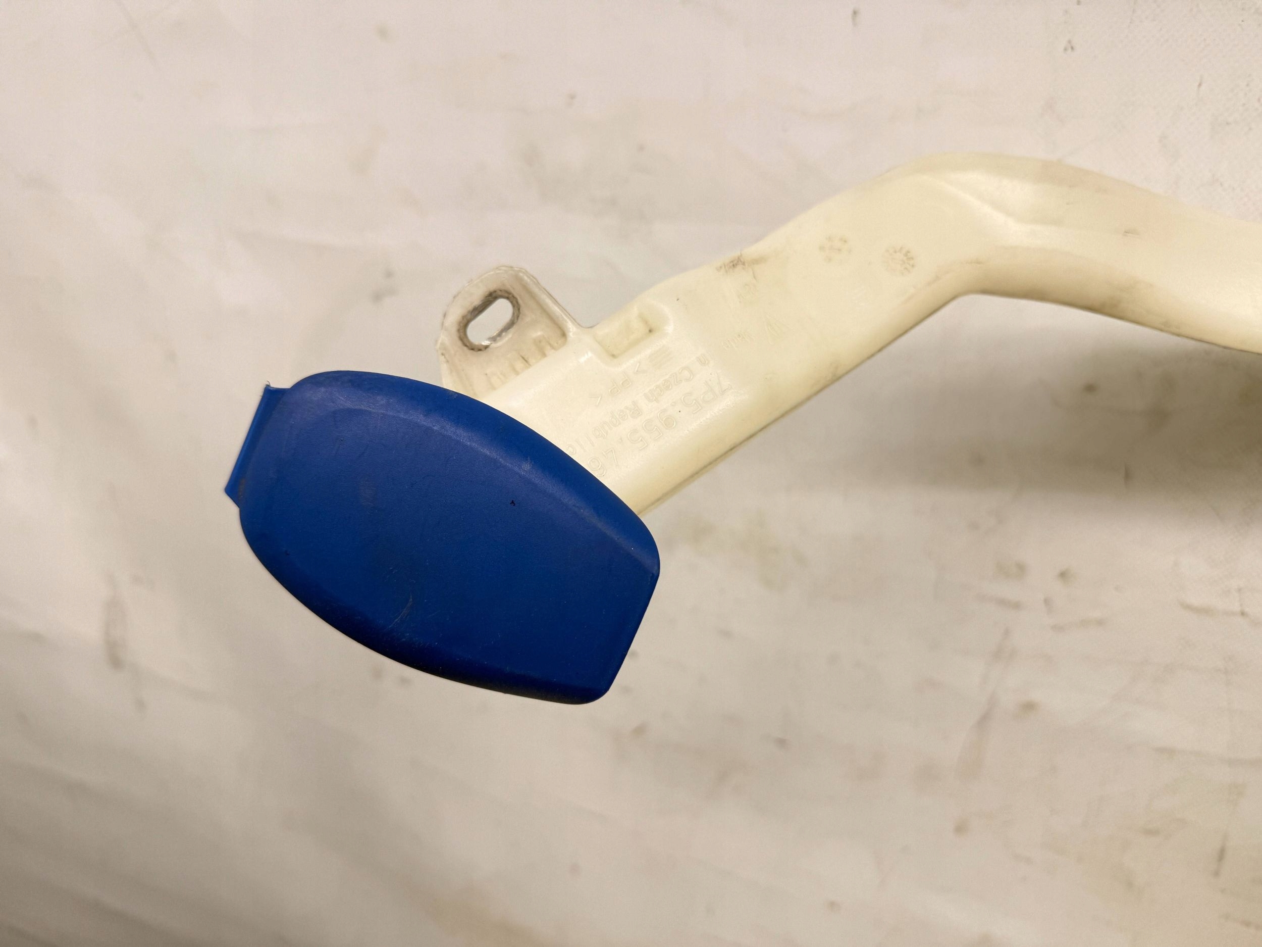 Cayenne II 7P5 washer fluid tank 7P0955453