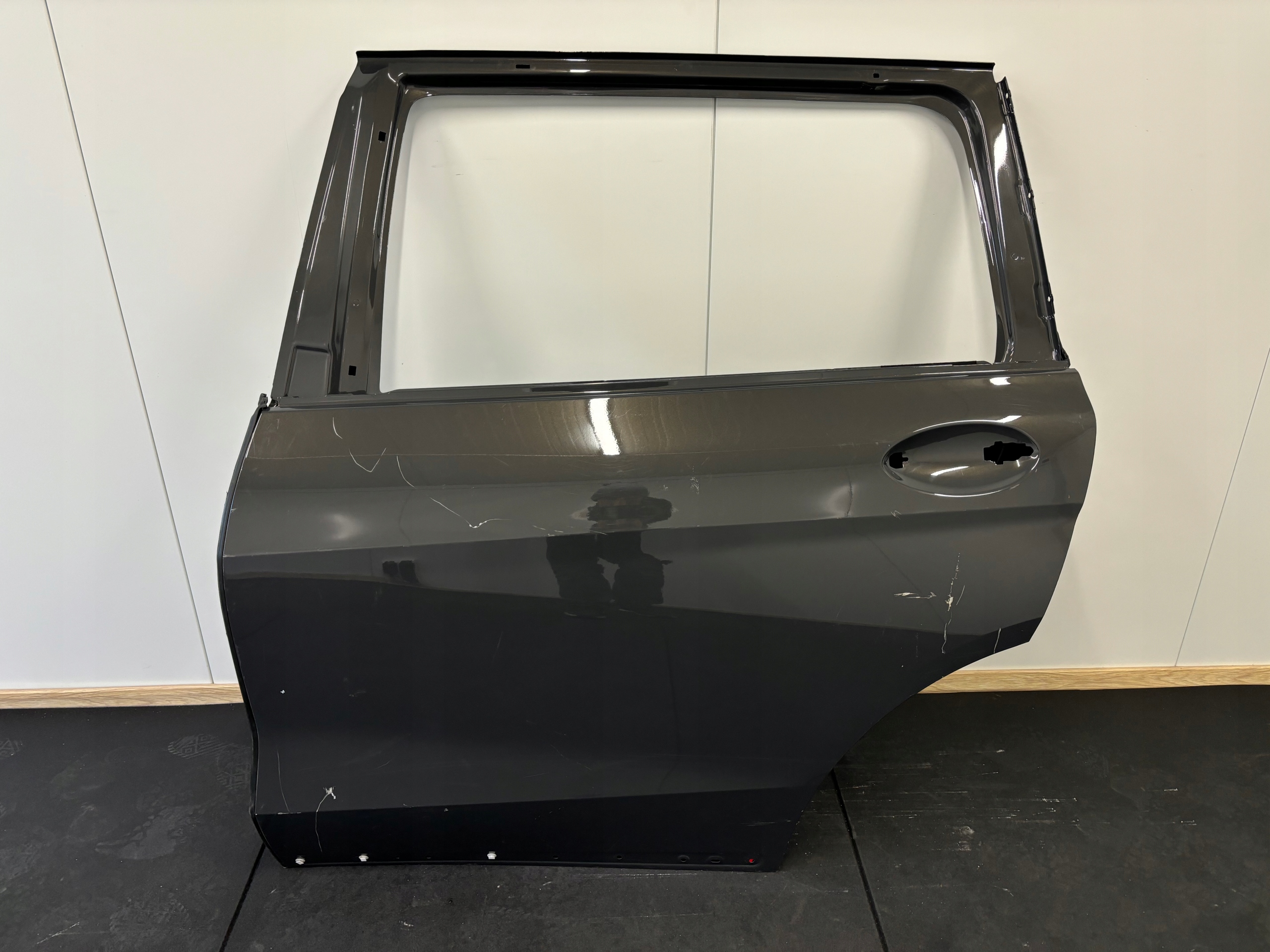 BMW X7 G07 DRZWI TYŁ LEWE TYLNE POZNAŃ (=GIEŁDA=)