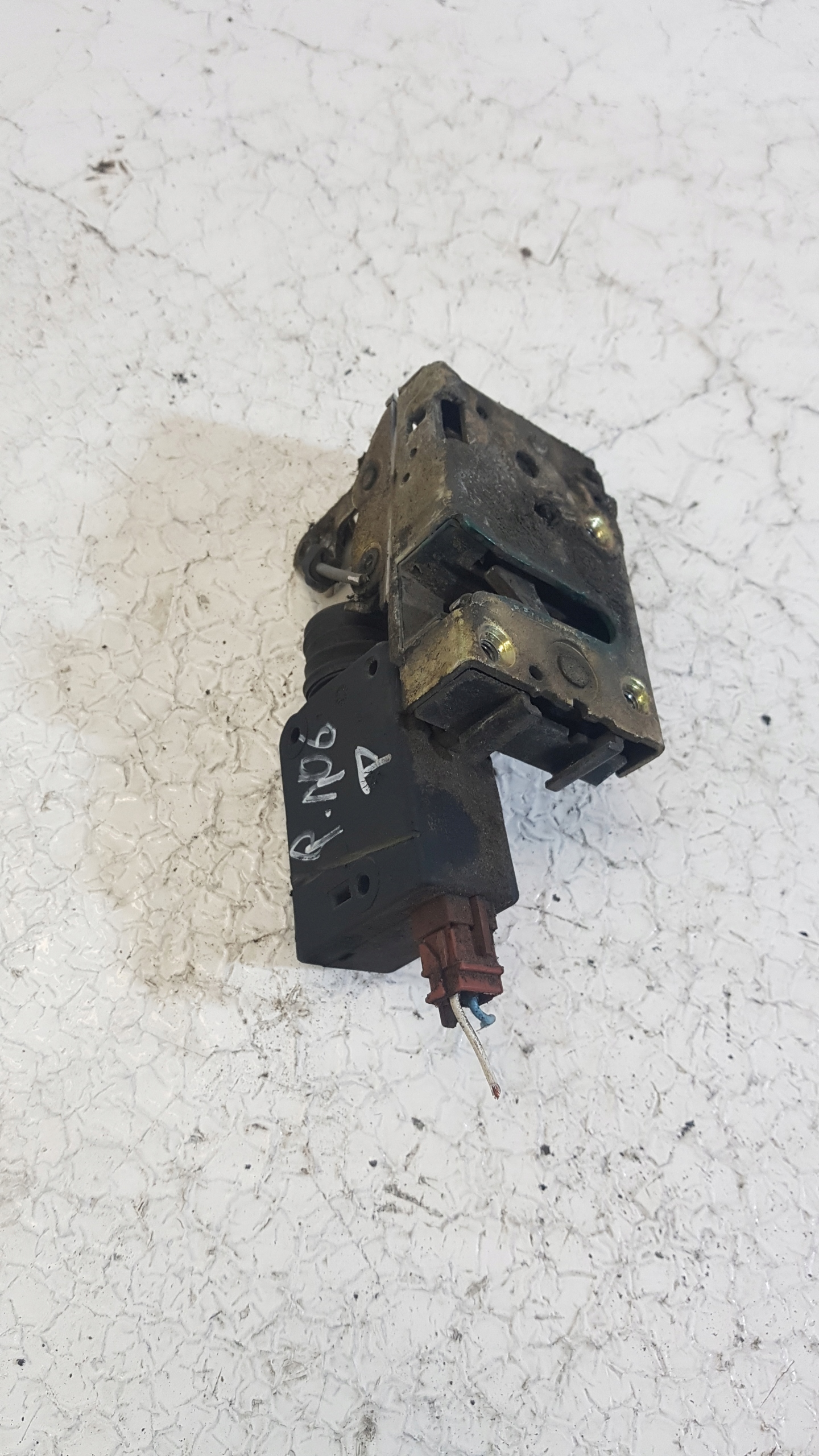 lock door CENTRALNY right front PEUGEOT 106