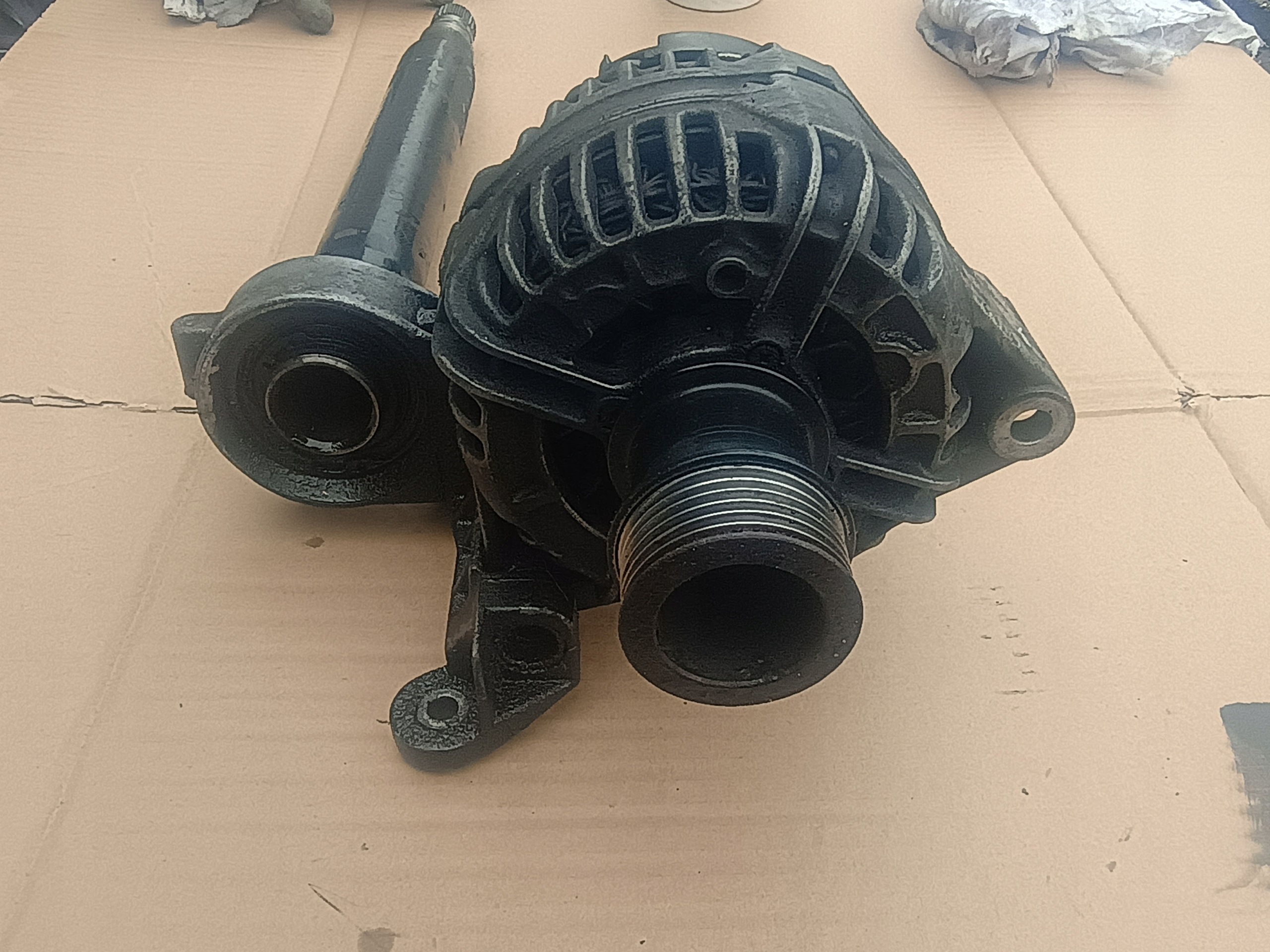 Alternateur 0124525016 SAAB 2.0 TURBO