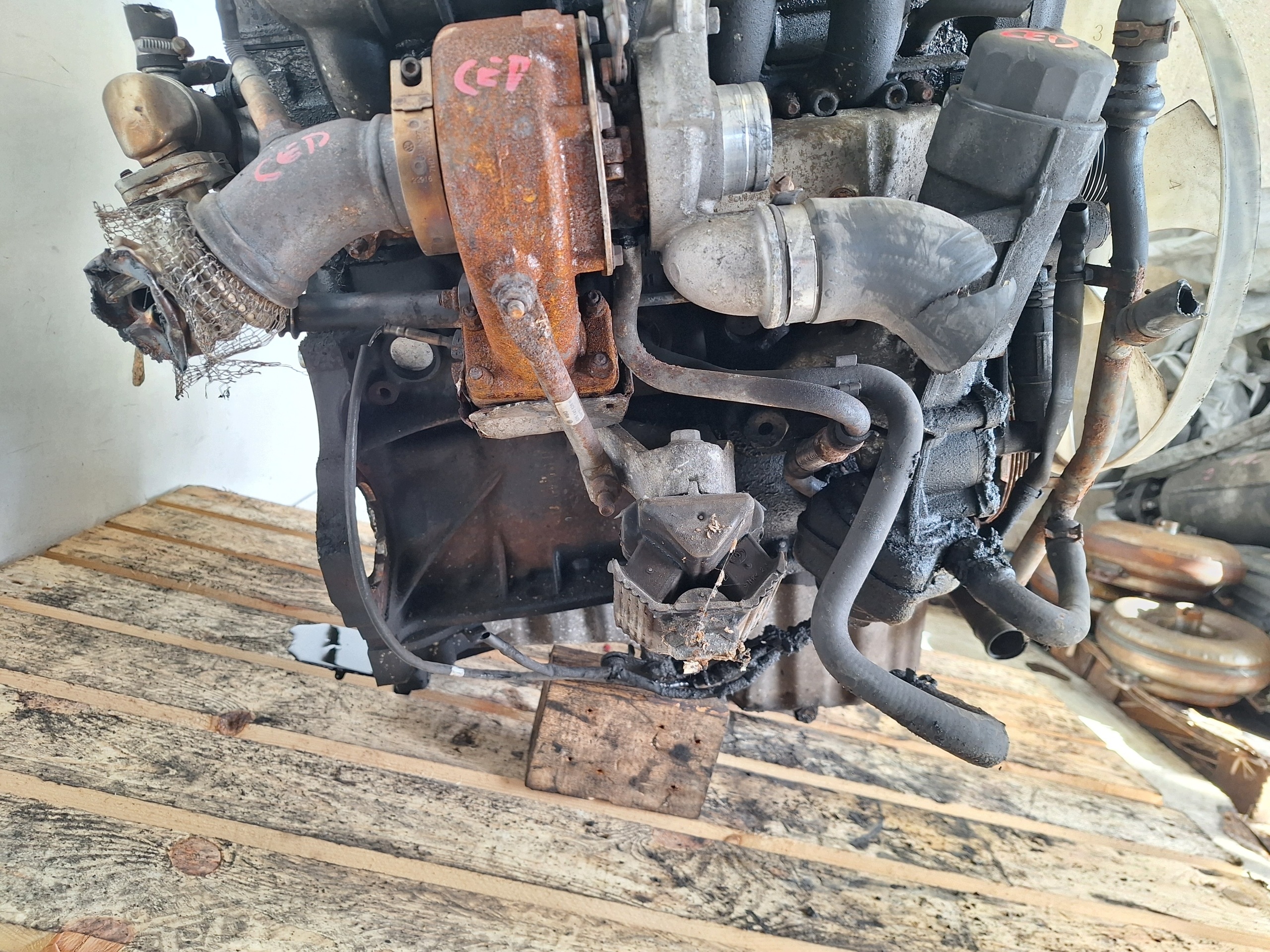 VOLKSWAGEN CRAFTER 09-11 engine 2.5 CEB EURO 4 !FILM!