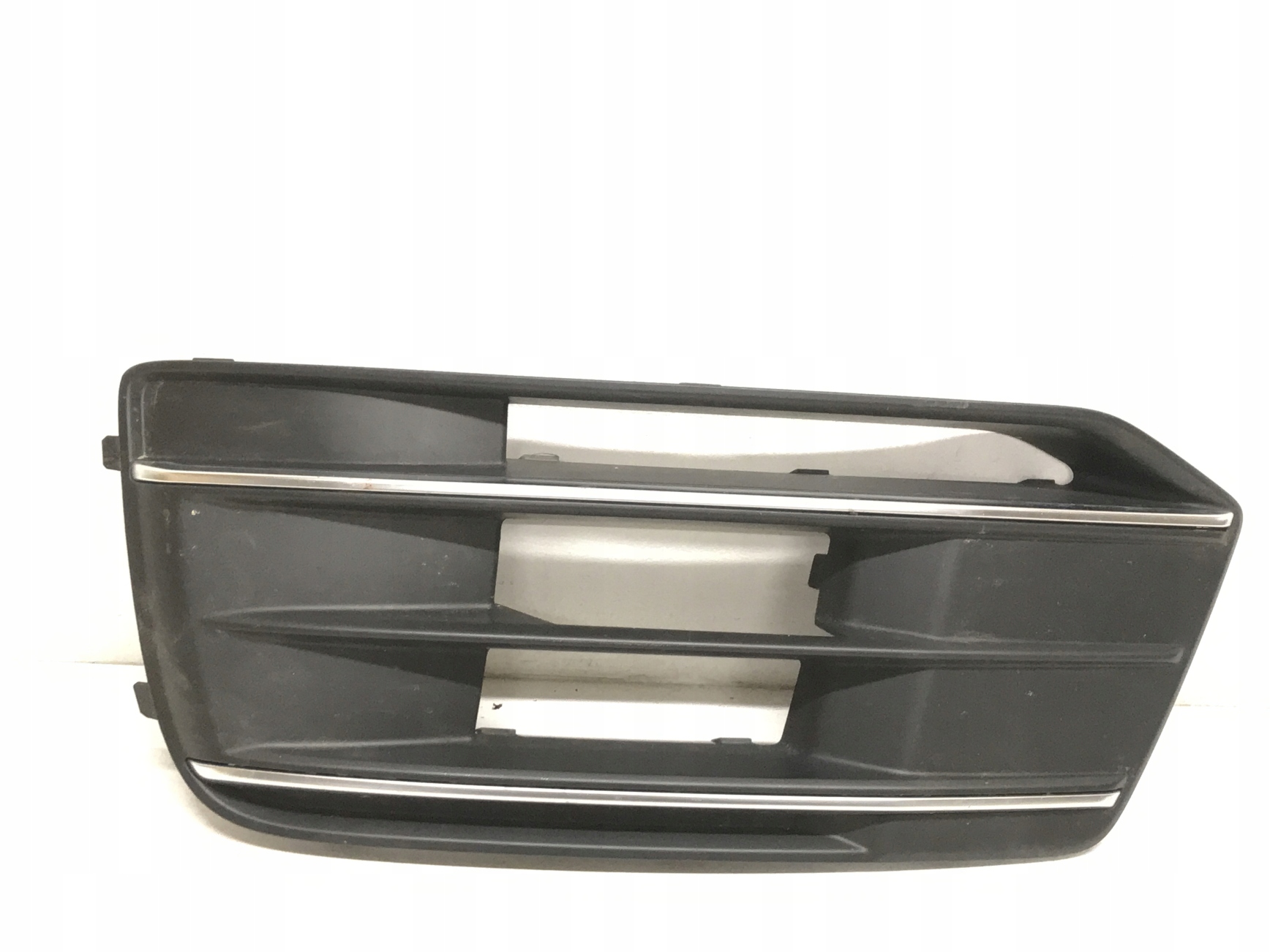 80A807681P - AUDI Q5 решітка бампера ліва передня 80A807679AB