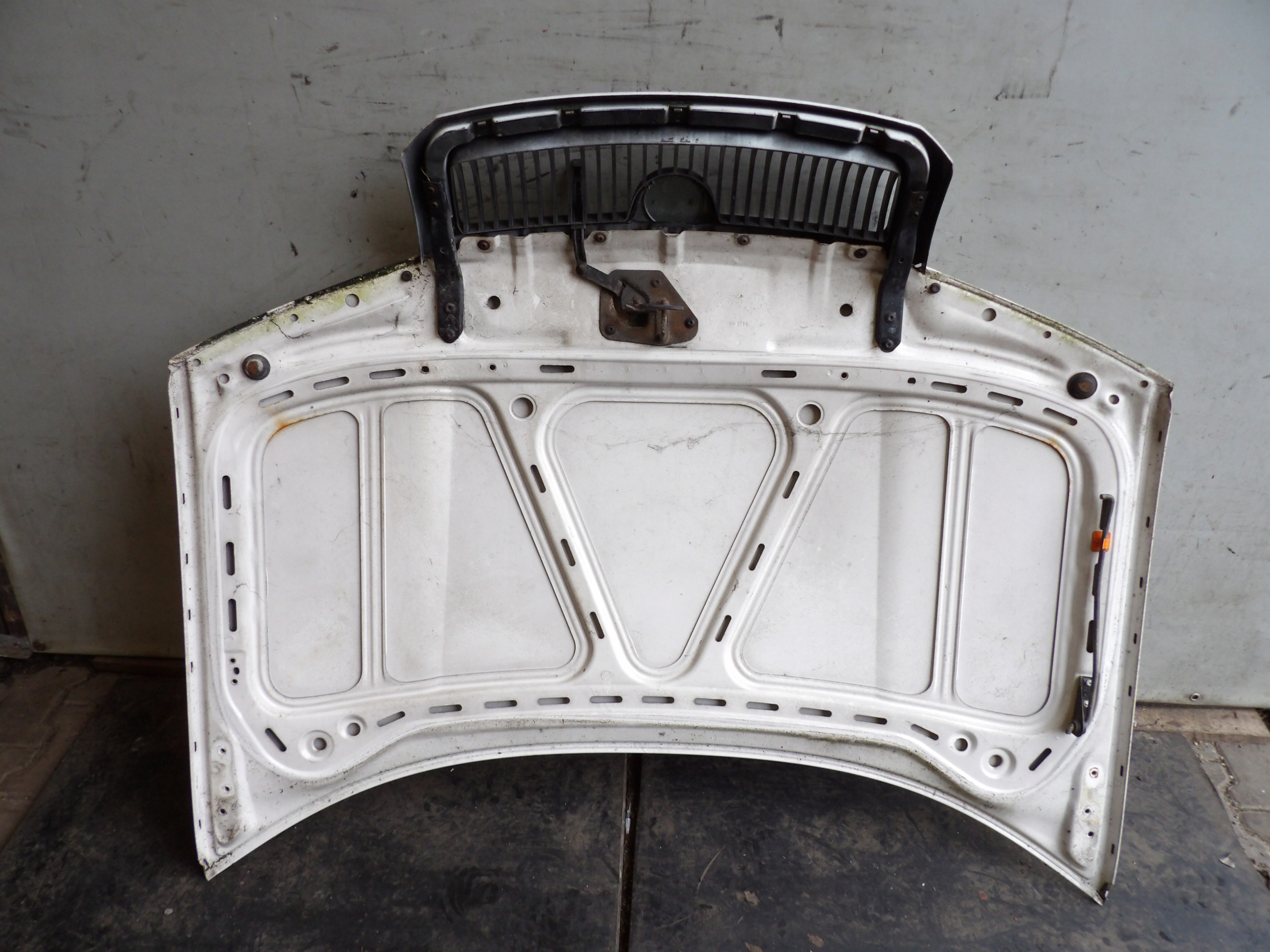 Skoda Fabia et capot