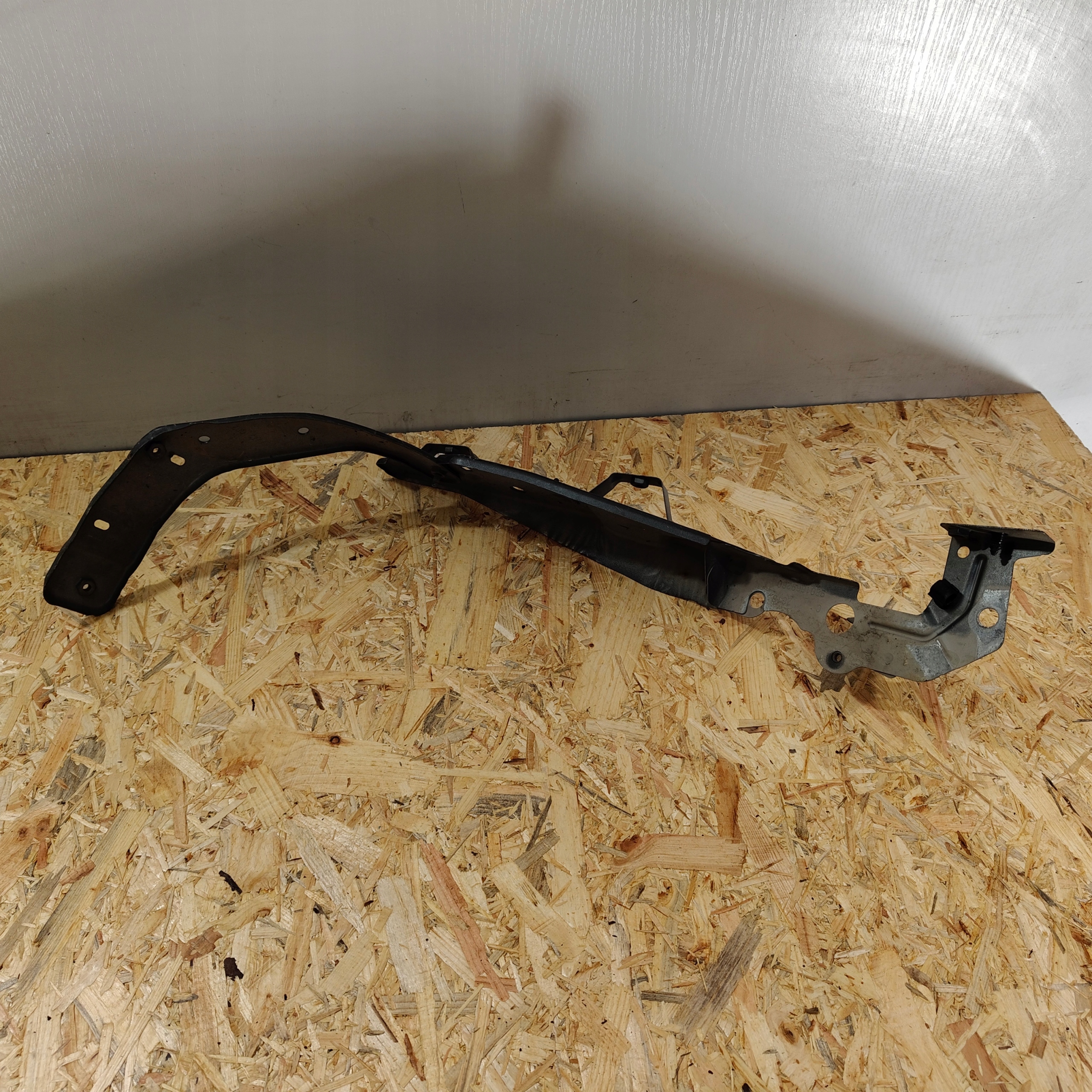 Support plaque Aile Avant Droit CITROEN C4 PICASSO II 9801669280