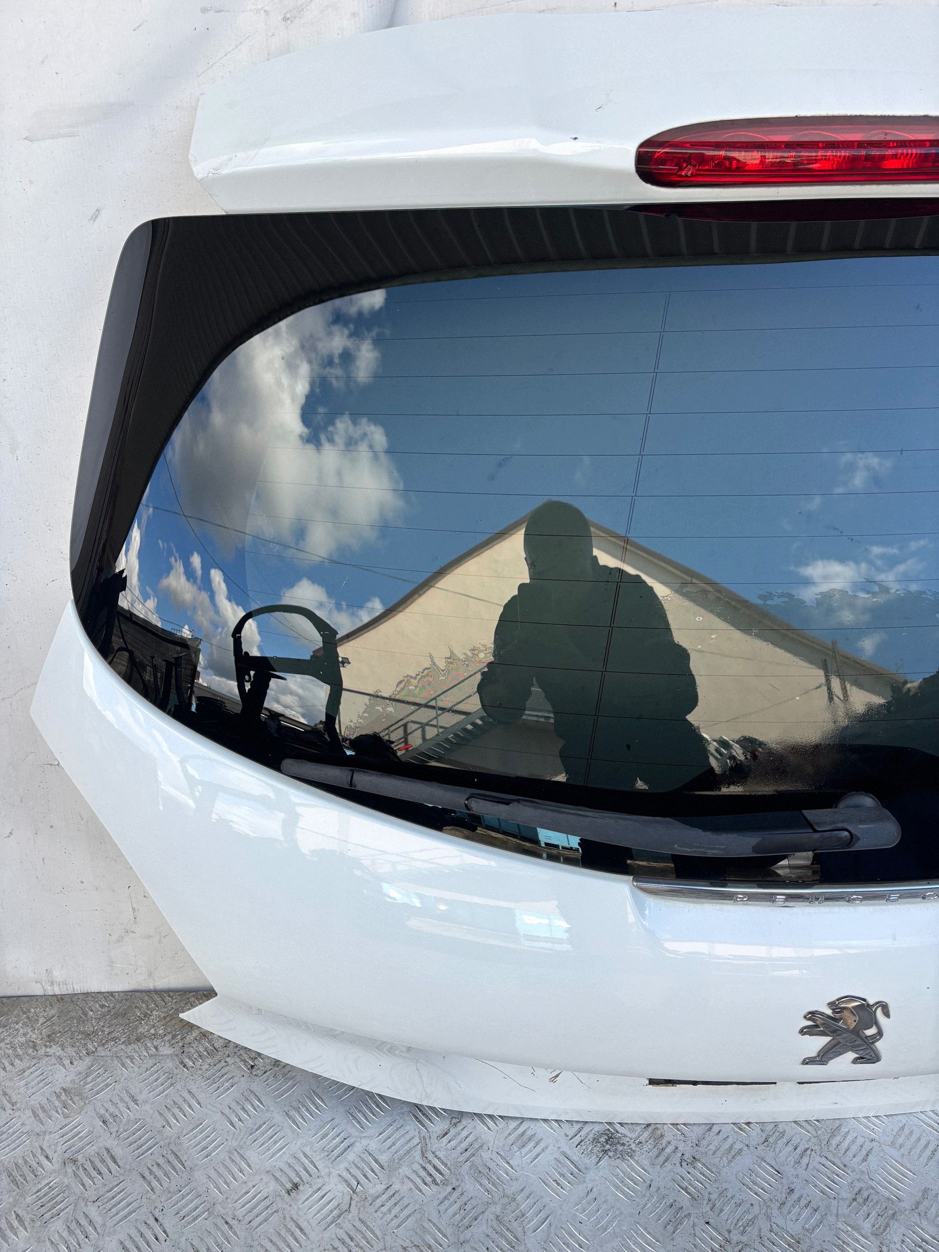 boot doors boot PEUGEOT 208 and 12