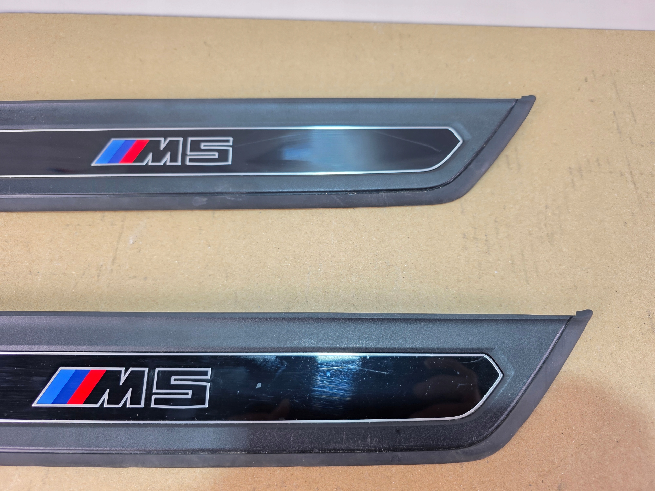 moulding threshold front BMW M5 G90 7886679