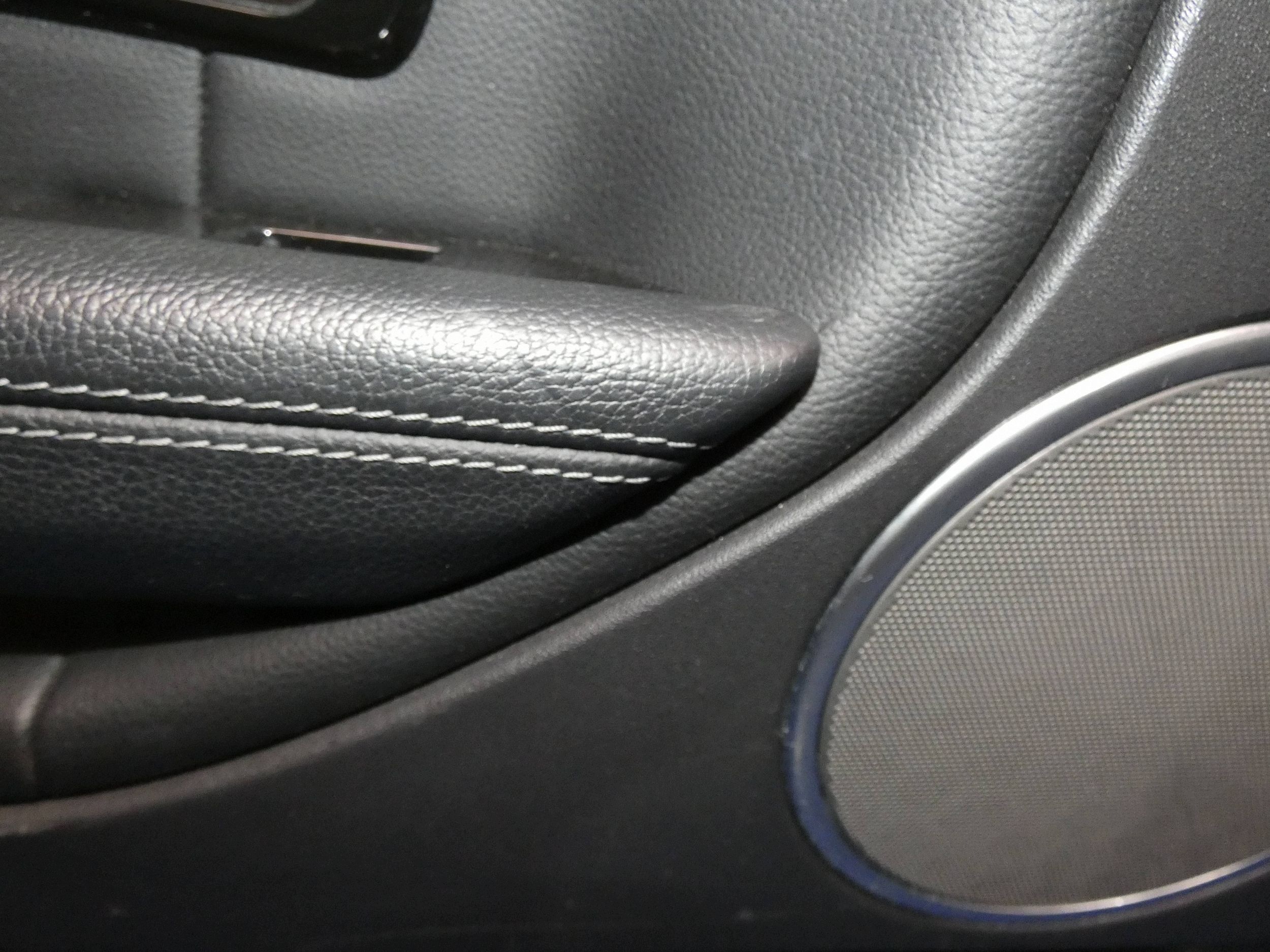 RANGE ROVER EVOQUE and L538 side upholstery door right rear part