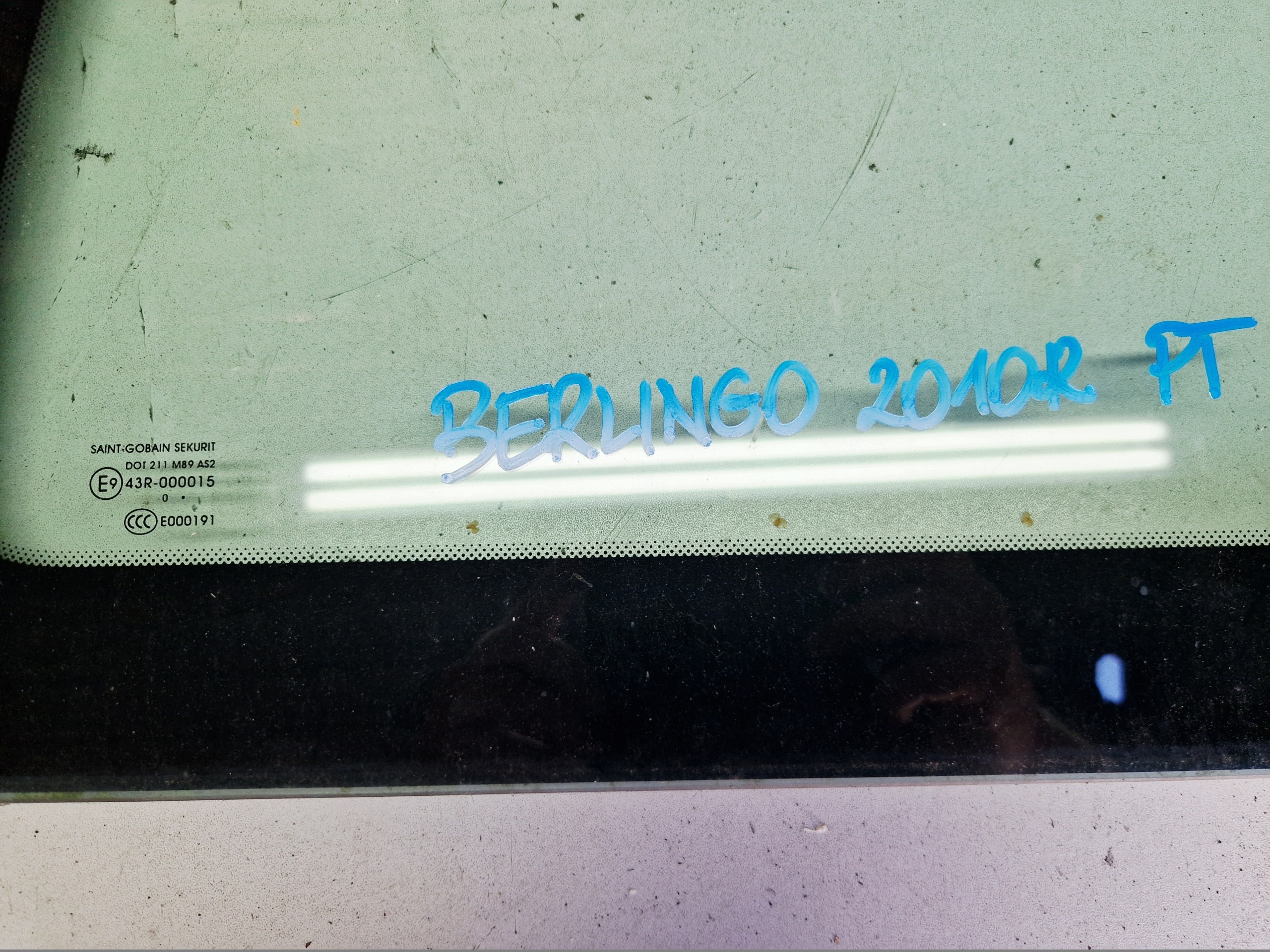 window side right rear part CITROEN BERLINGO II 2 2010 ROK