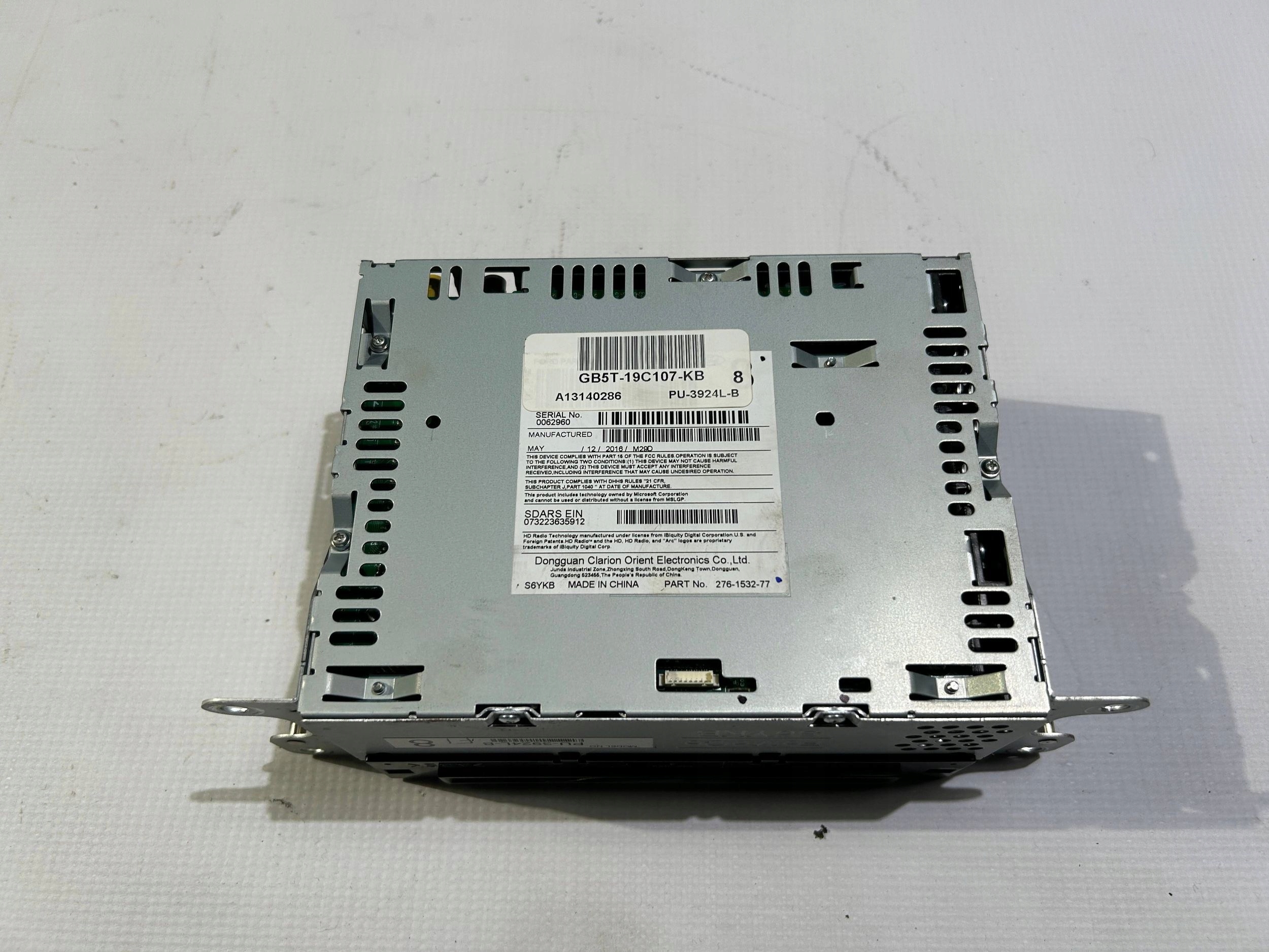 Radio odbiornik control unit module radia Ford Explorer V 2016