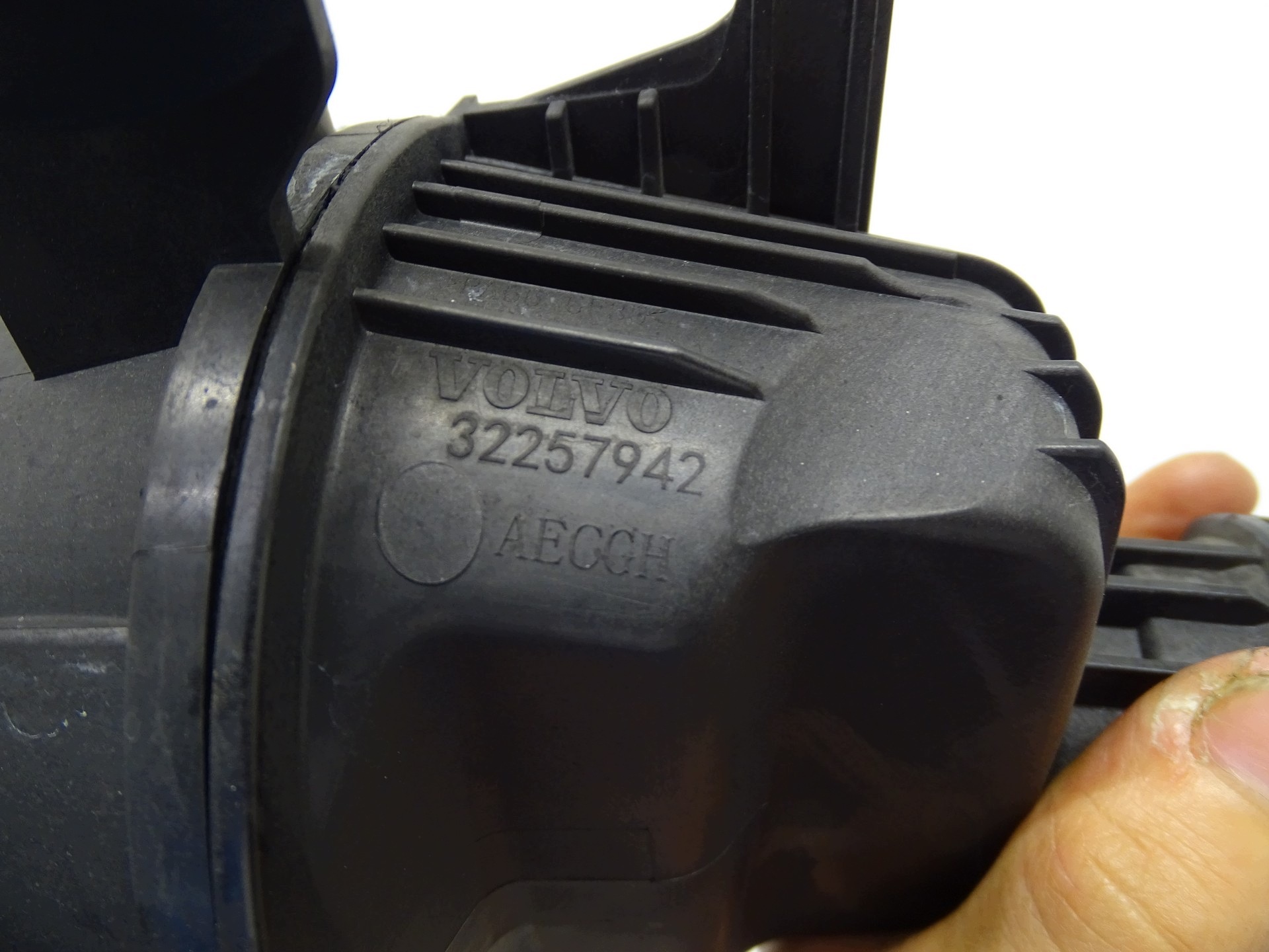 pipe air hose VOLVO XC40 32257942