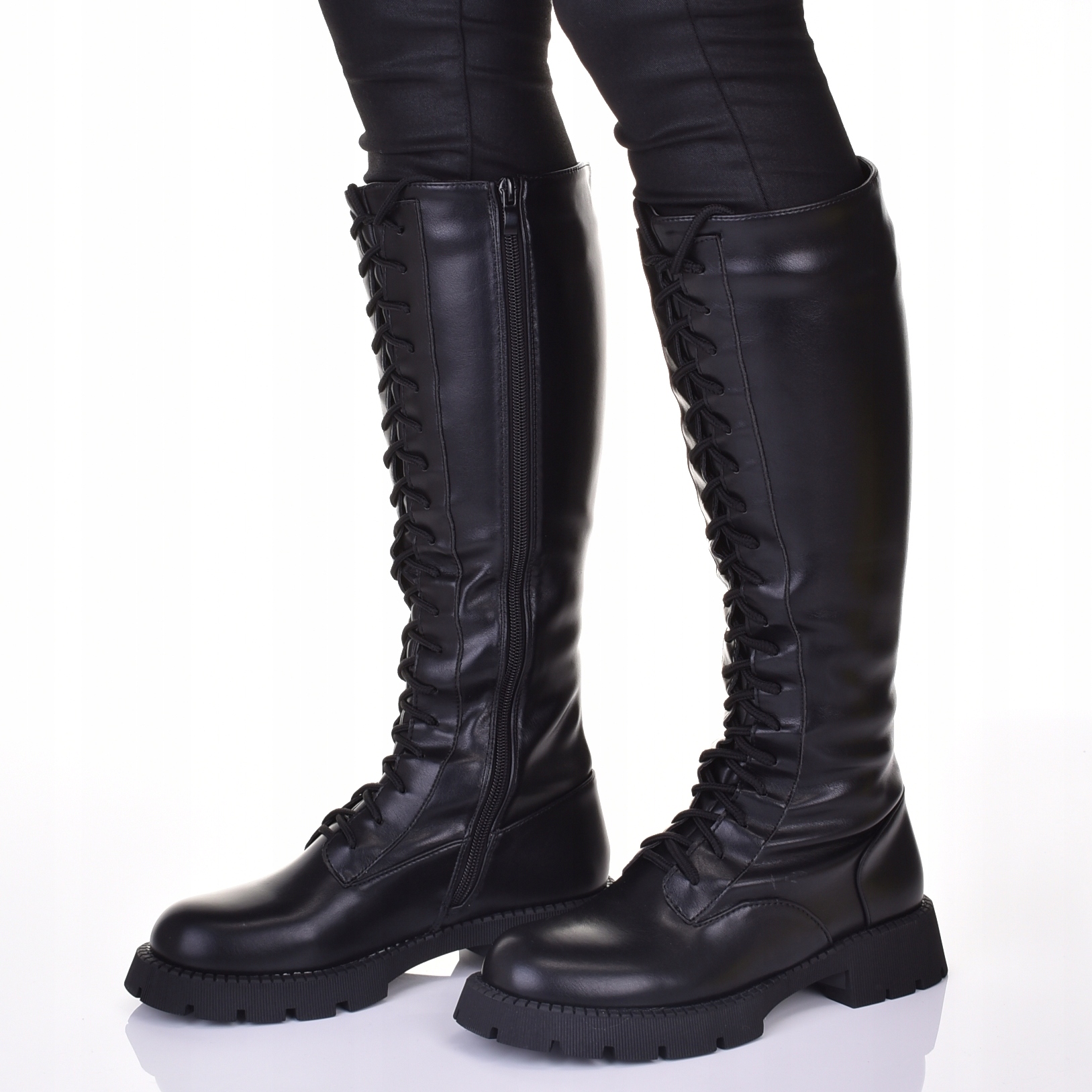 KOZAKI GLANY CZARNE SZNUROWANE NA ZAMEK WYSOKIE SKÓRZANE Długość wkładki 24.5 cm